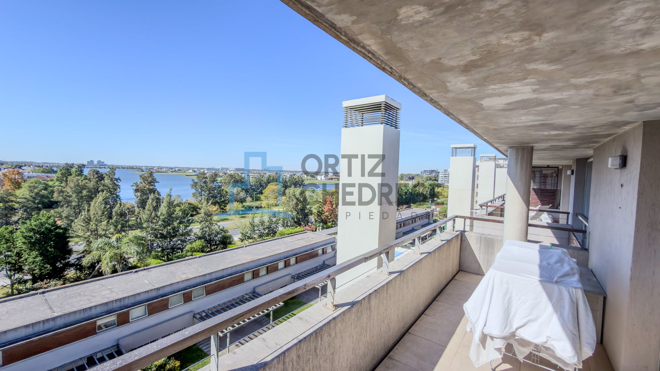 Barrio El Palmar - Departamento Penthouse de 4 ambientes con pileta y cochera - Nordelta - 31