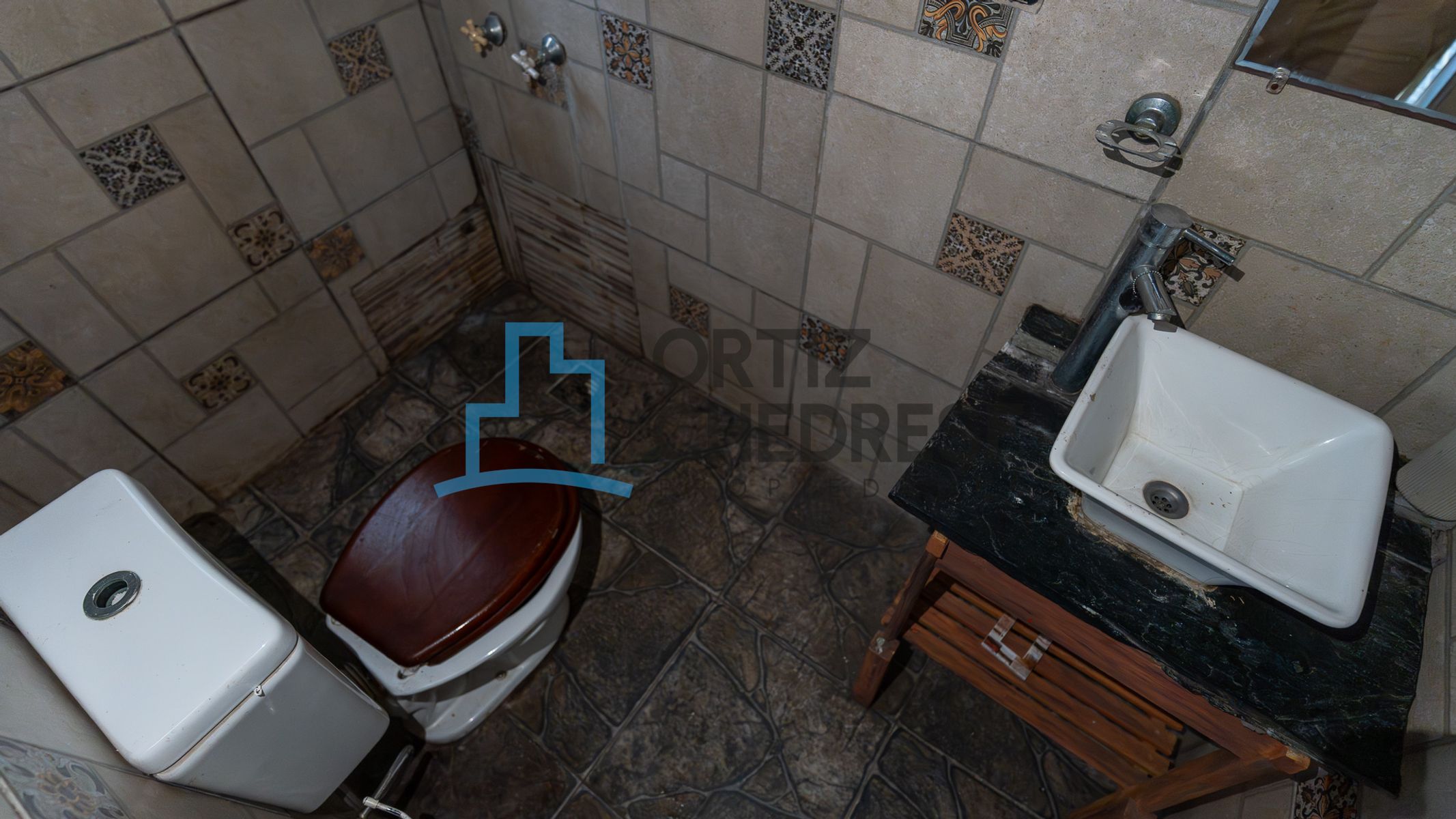 Guillermo White 5000 - PH en Planta Baja a remodelar con patio y garage - Munro - 26