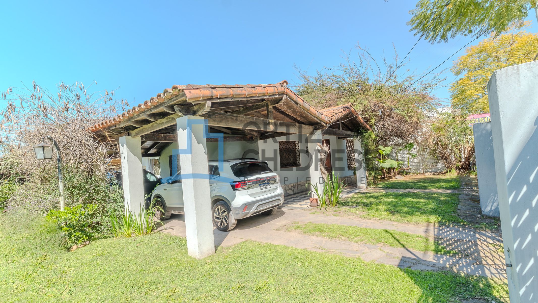 Comodoro Rivadavia 100 - Casa de 5 ambientes doble lote con pileta - Los Polvorines — foto 4