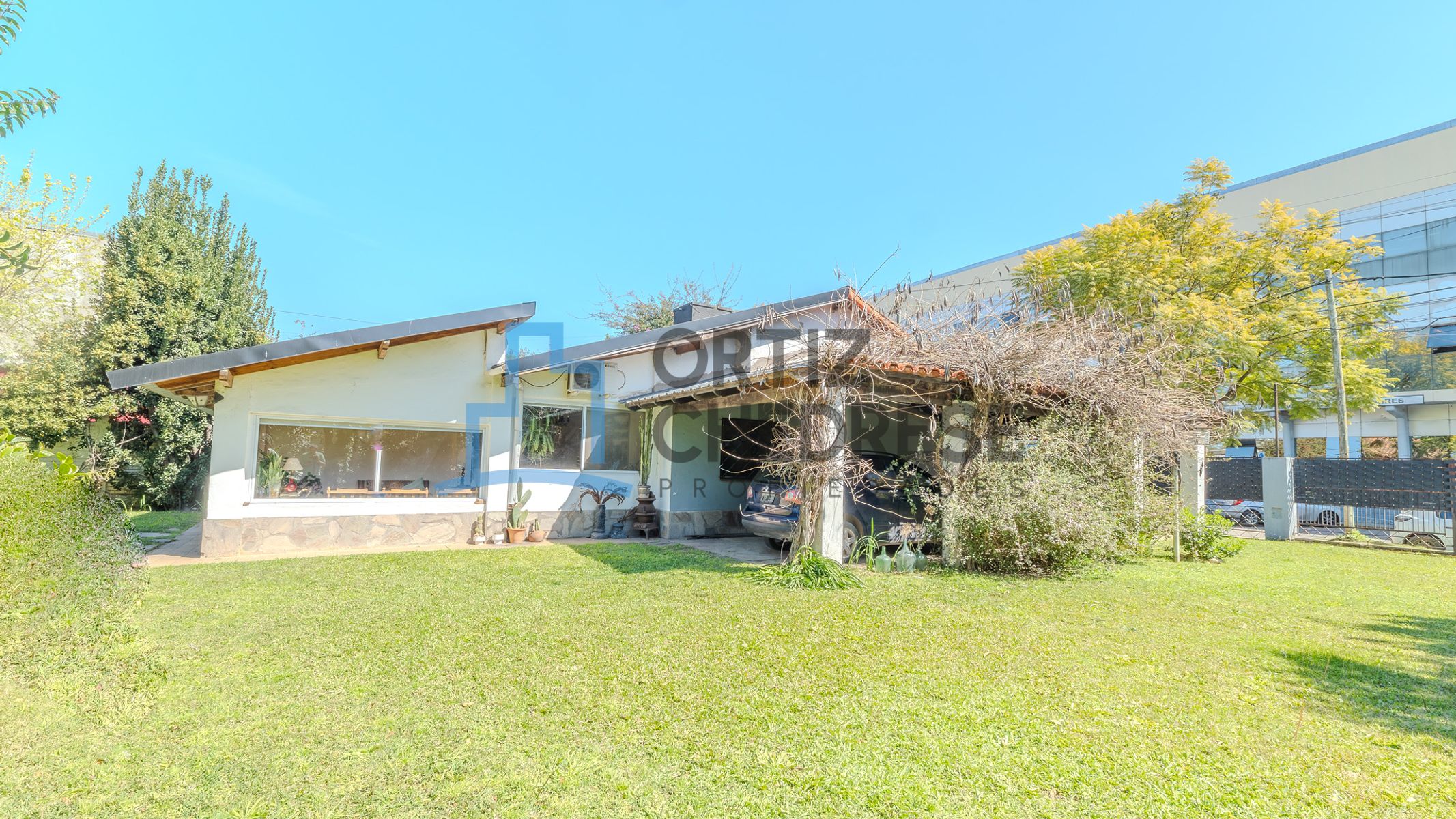 Comodoro Rivadavia 100 - Casa de 5 ambientes doble lote con pileta - Los Polvorines — foto 6