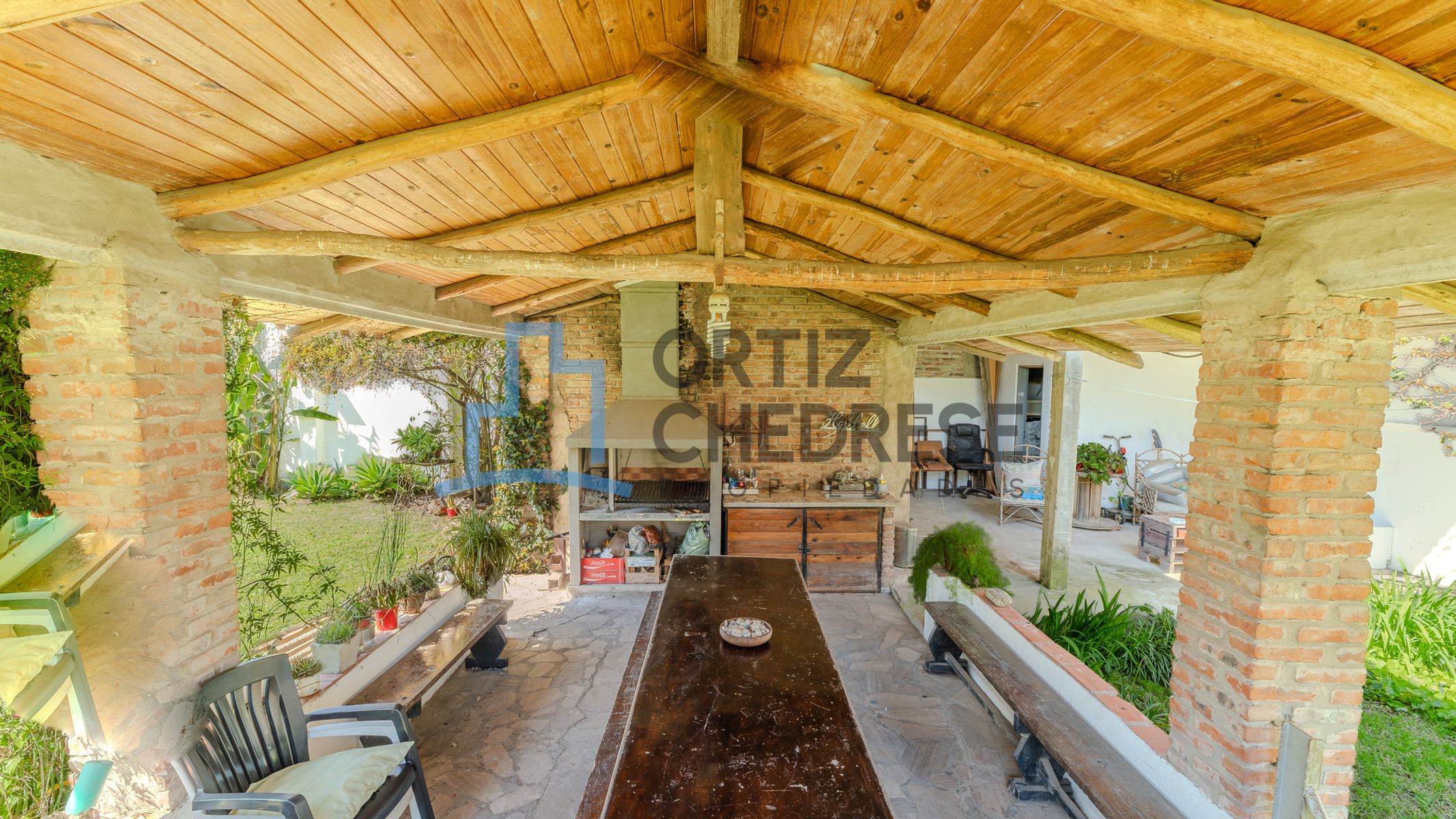 Comodoro Rivadavia 100 - Casa de 5 ambientes doble lote con pileta - Los Polvorines — foto 9
