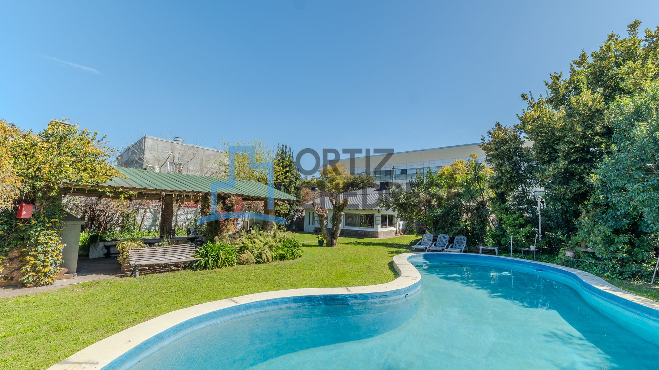 Comodoro Rivadavia 100 - Casa de 5 ambientes doble lote con pileta - Los Polvorines — foto 13