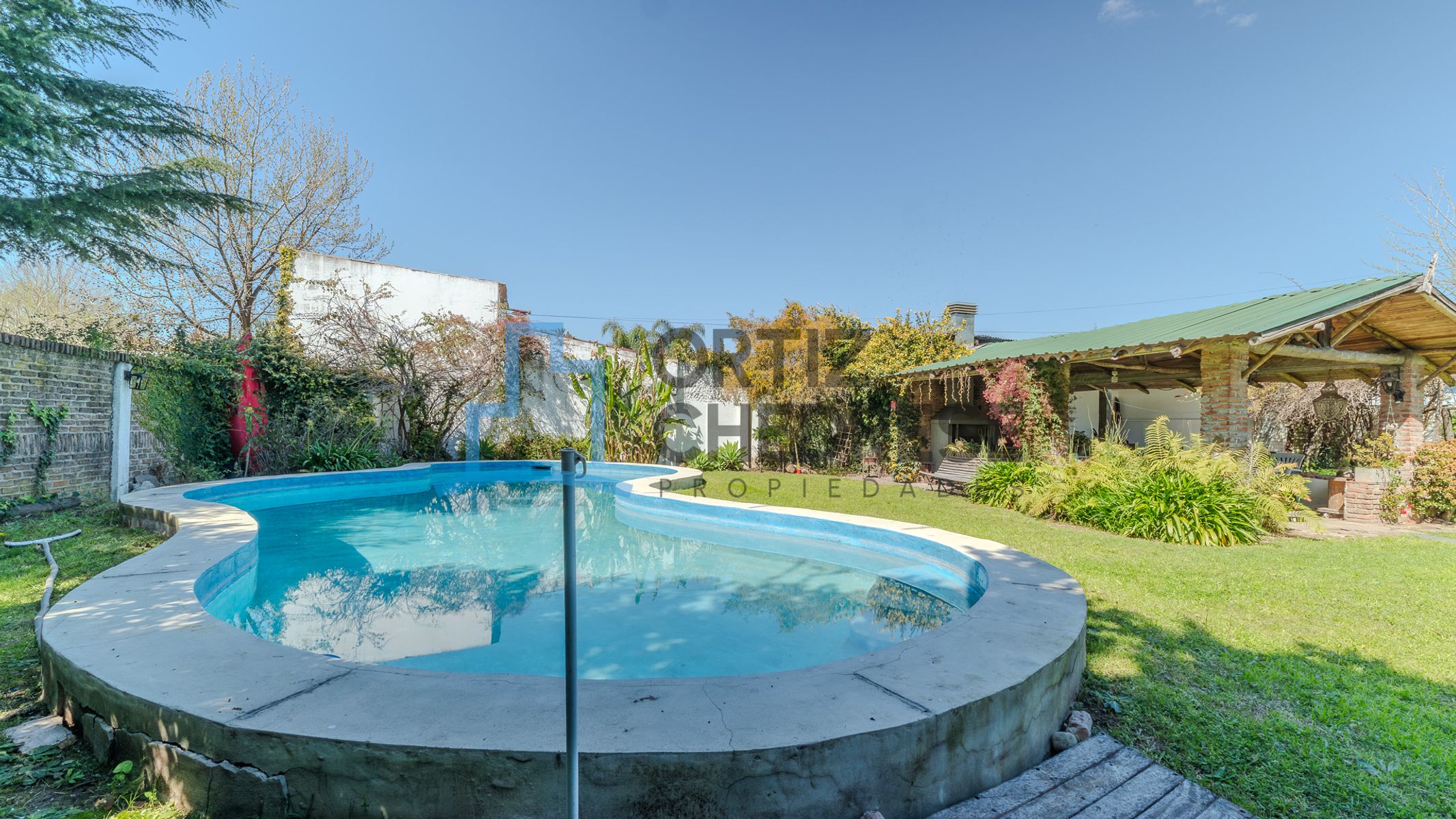 Comodoro Rivadavia 100 - Casa de 5 ambientes doble lote con pileta - Los Polvorines — foto 15