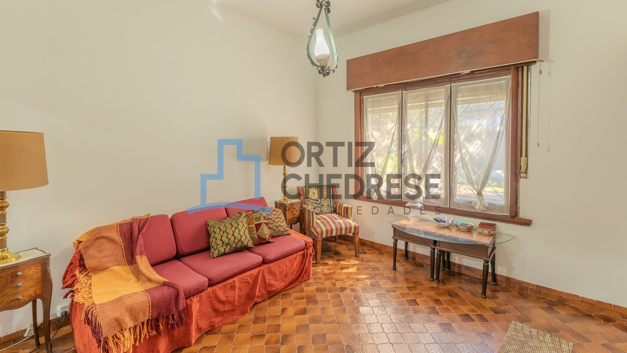Comodoro Rivadavia 100 - Casa de 5 ambientes doble lote con pileta - Los Polvorines - 26
