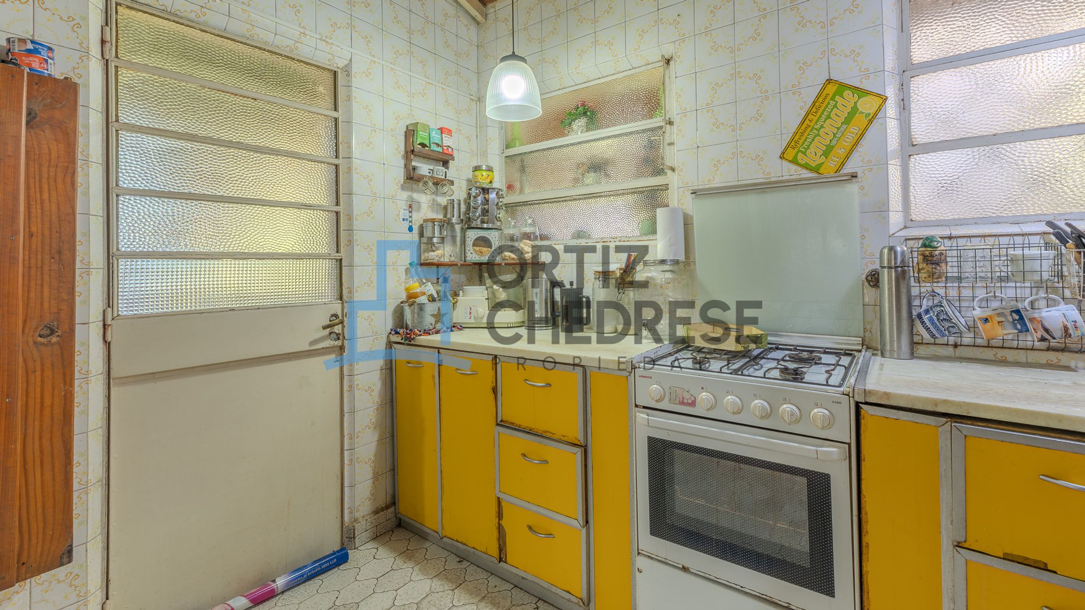 Comodoro Rivadavia 100 - Casa de 5 ambientes doble lote con pileta - Los Polvorines - 34