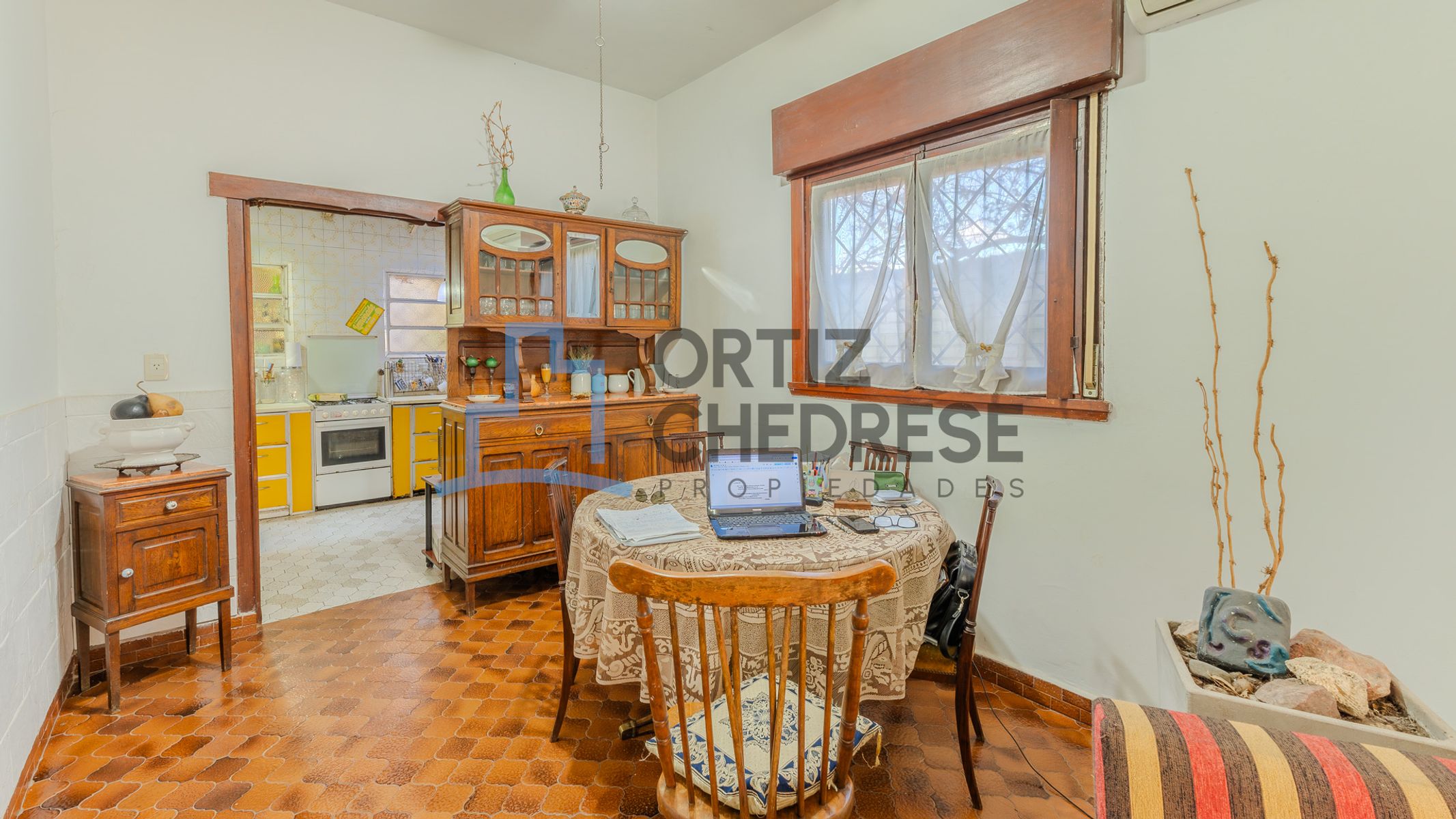 Comodoro Rivadavia 100 - Casa de 5 ambientes doble lote con pileta - Los Polvorines - 48
