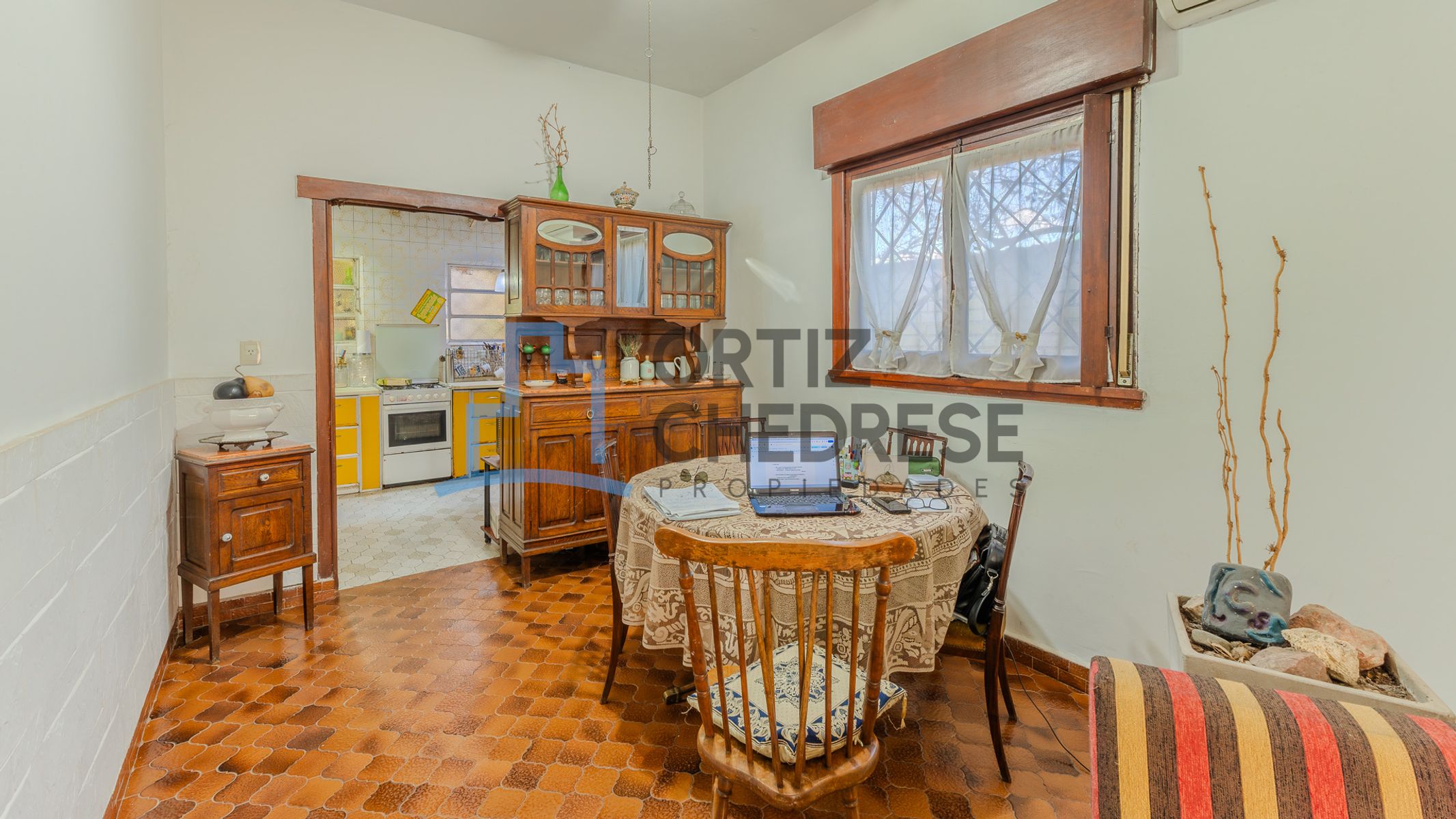 Comodoro Rivadavia 100 - Casa de 5 ambientes doble lote con pileta - Los Polvorines - 49