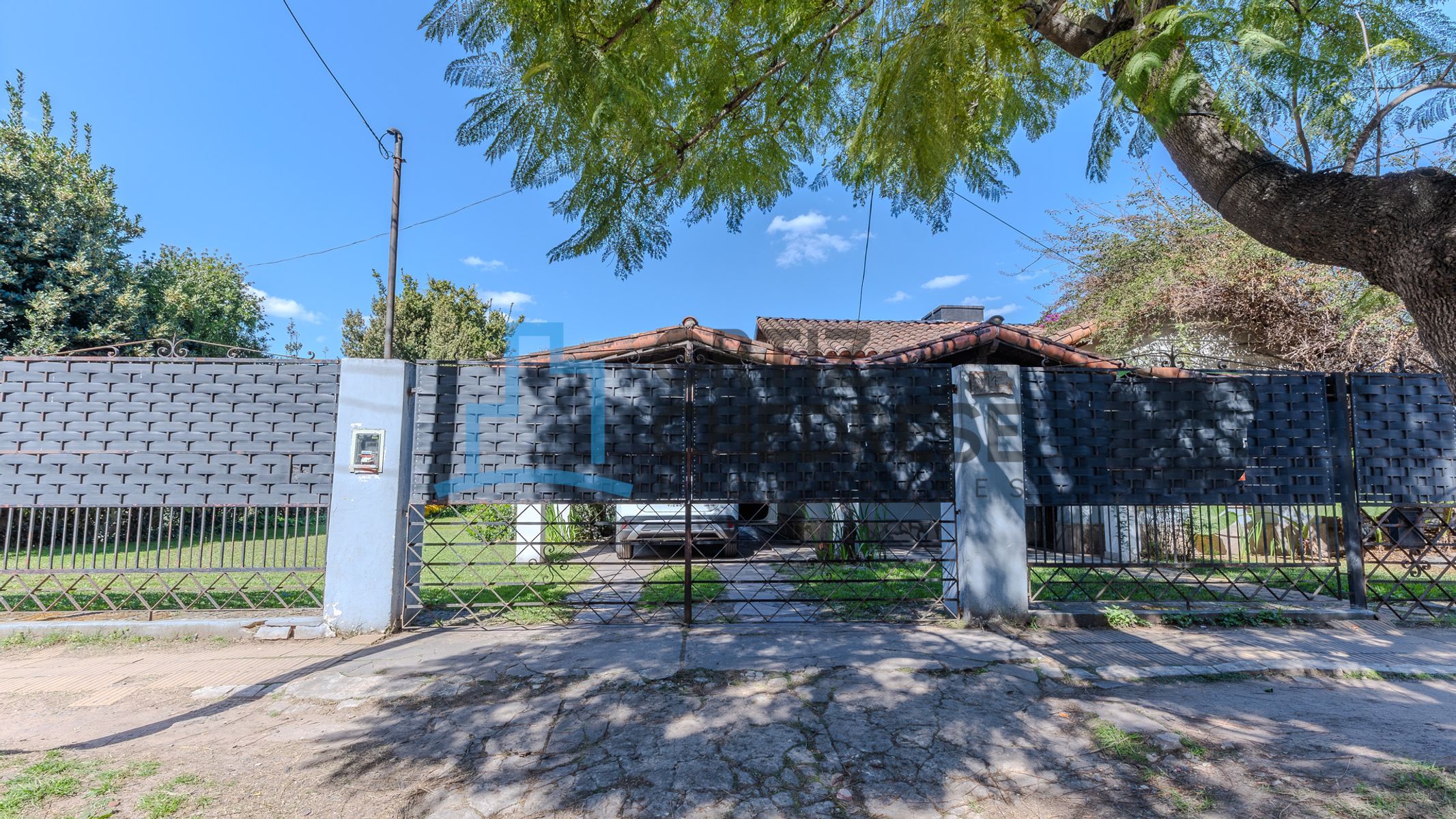Comodoro Rivadavia 100 - Casa de 5 ambientes doble lote con pileta - Los Polvorines - 50