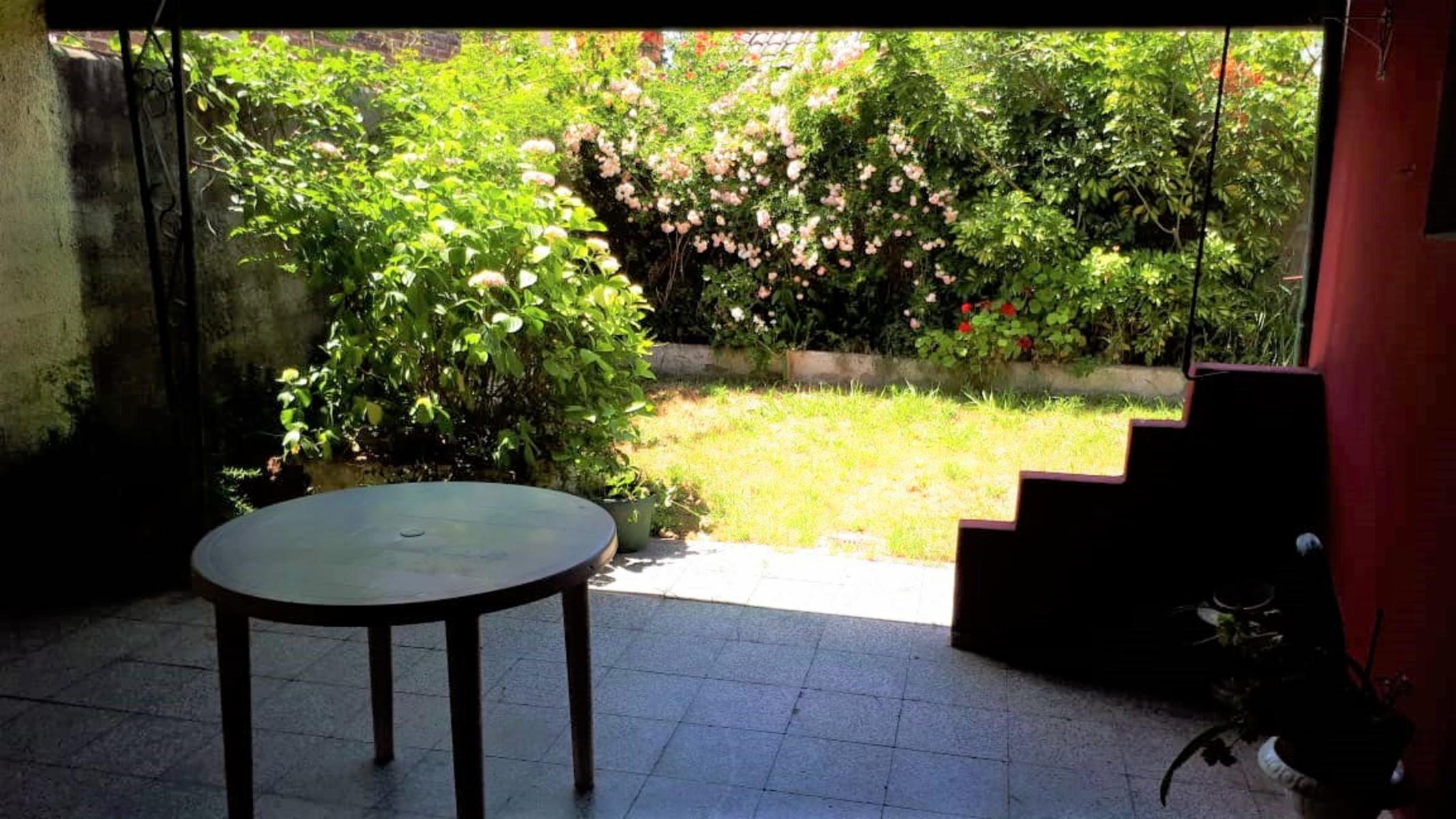 Casa 4 Amb. con Patio y Garaje - EXCELENTE - (PH) — foto 15
