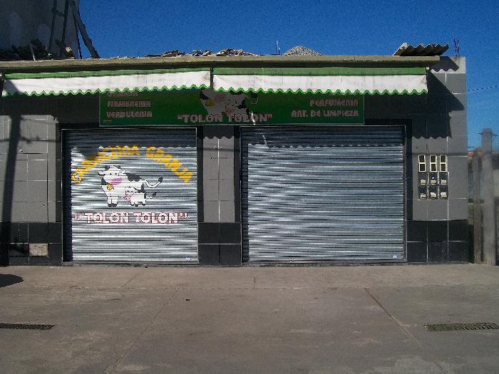 Local Comercial en Alquiler en Juan María Gutierrez, Berazategui, Buenos Aires - 1