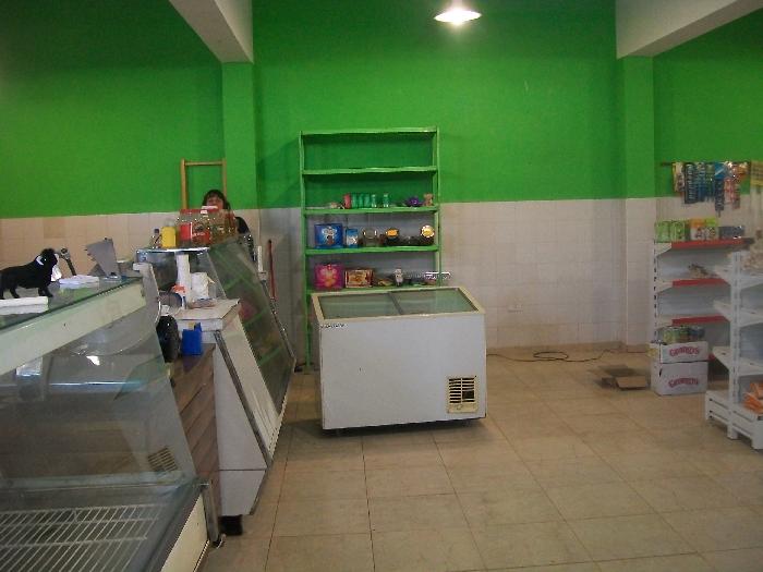 Local Comercial en Alquiler en Juan María Gutierrez, Berazategui, Buenos Aires - 4
