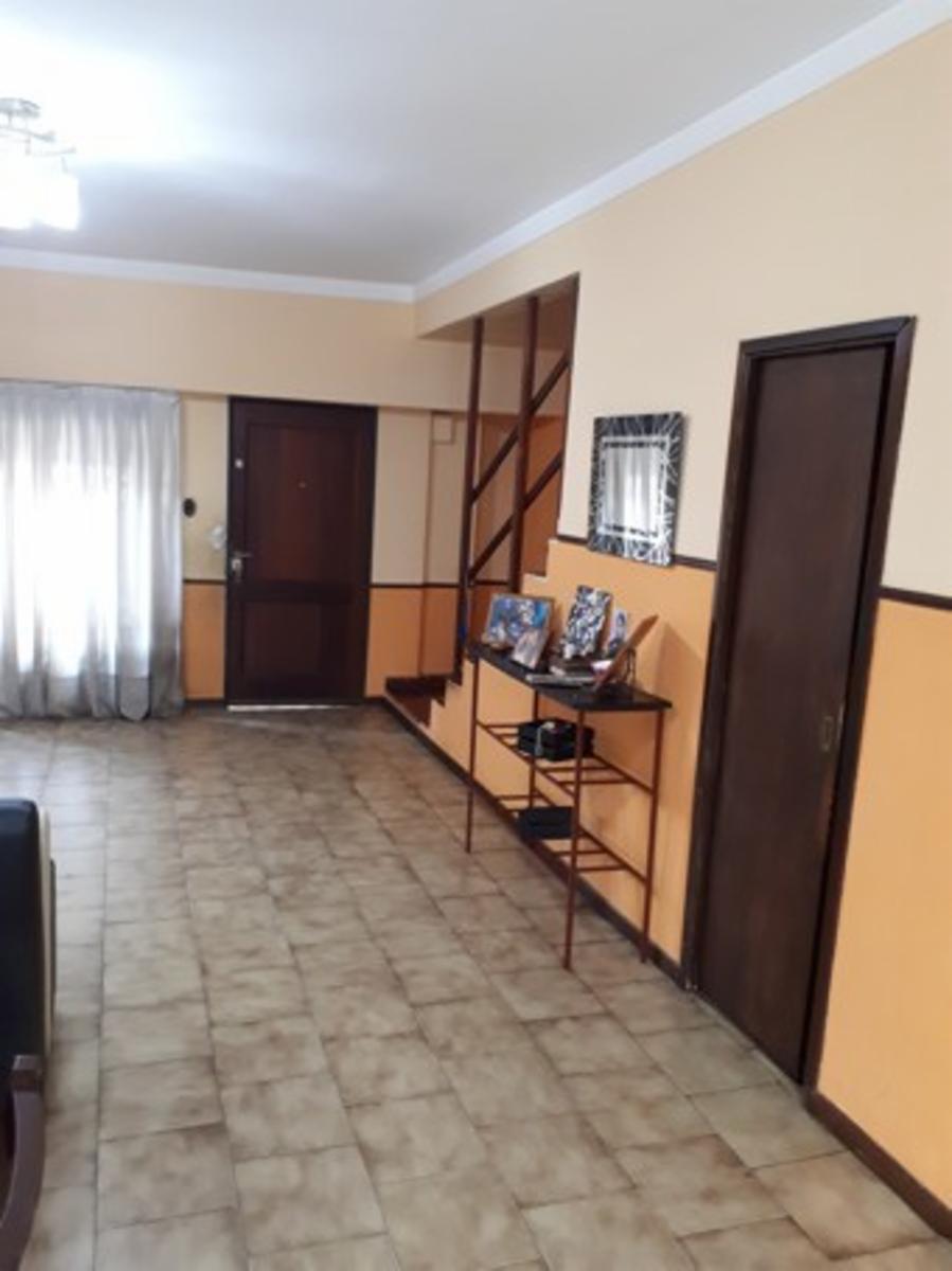 CASA 5 AMB Lote Propio 2 Plantas Garaje 3 Bañ - 6