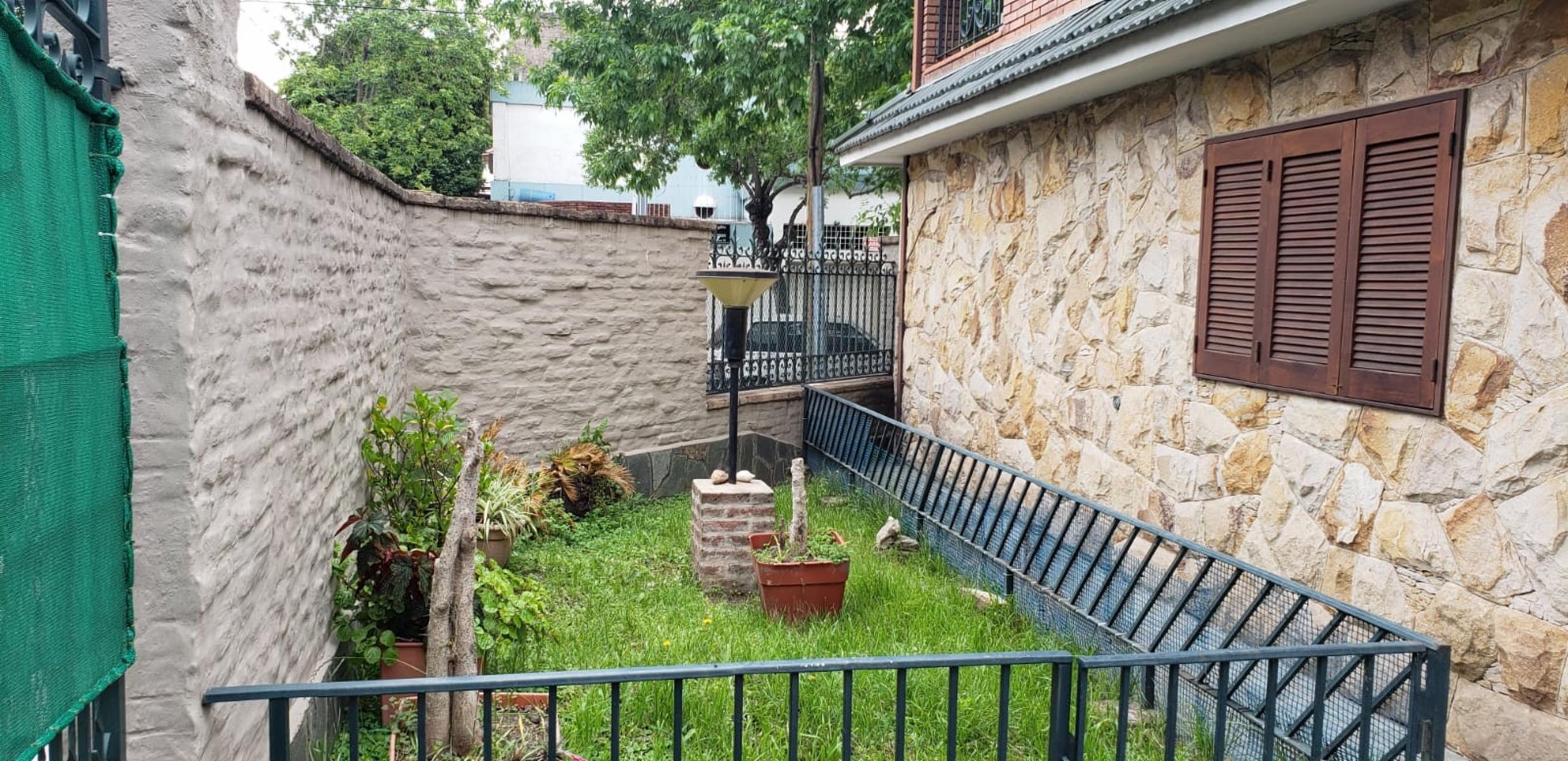 2 Propiedades unidas con Lotes de 12,07 x 24,05 y 9,02 x 24,06. Ideal Uso Comercial y Vivienda - 4