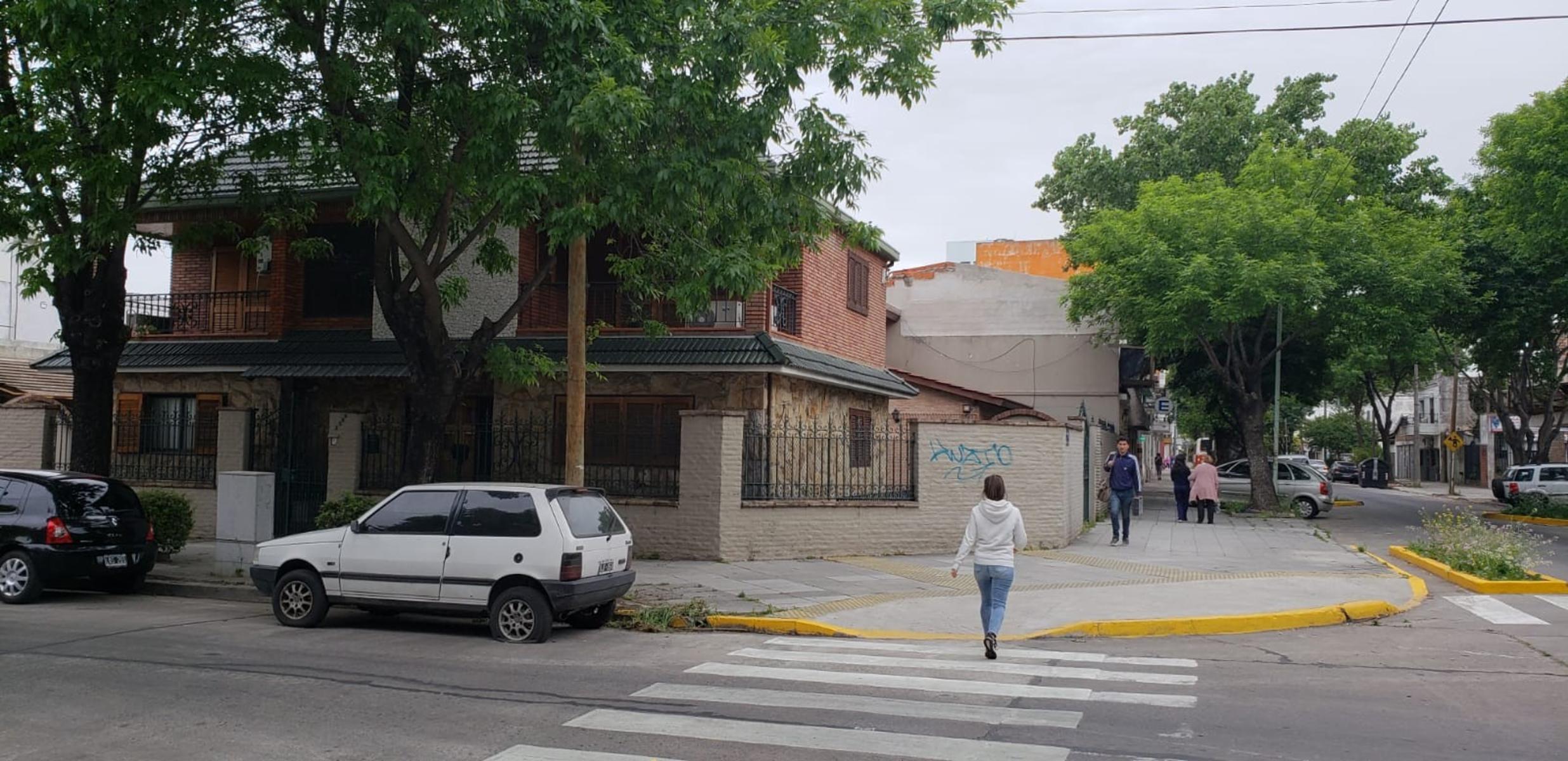 2 Propiedades unidas con Lotes de 12,07 x 24,05 y 9,02 x 24,06. Ideal Uso Comercial y Vivienda - 11