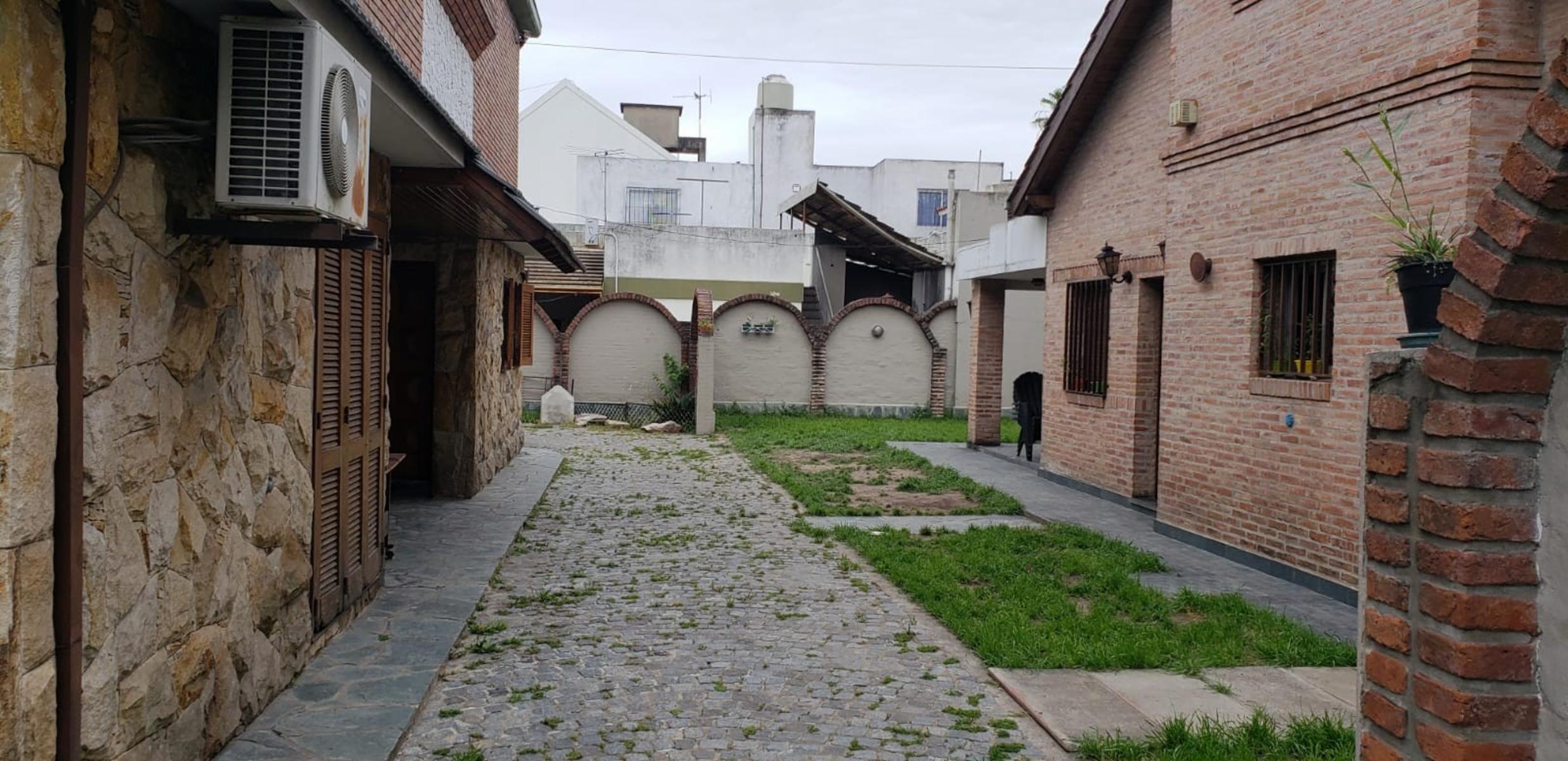 2 Propiedades unidas con Lotes de 12,07 x 24,05 y 9,02 x 24,06. Ideal Uso Comercial y Vivienda - 21