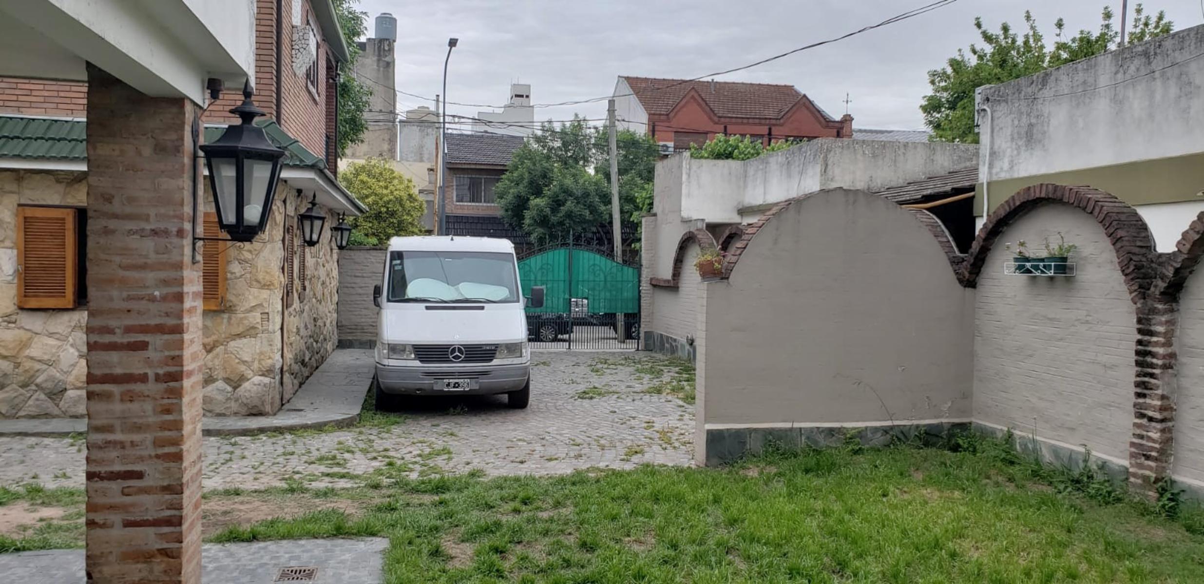2 Propiedades unidas con Lotes de 12,07 x 24,05 y 9,02 x 24,06. Ideal Uso Comercial y Vivienda - 26