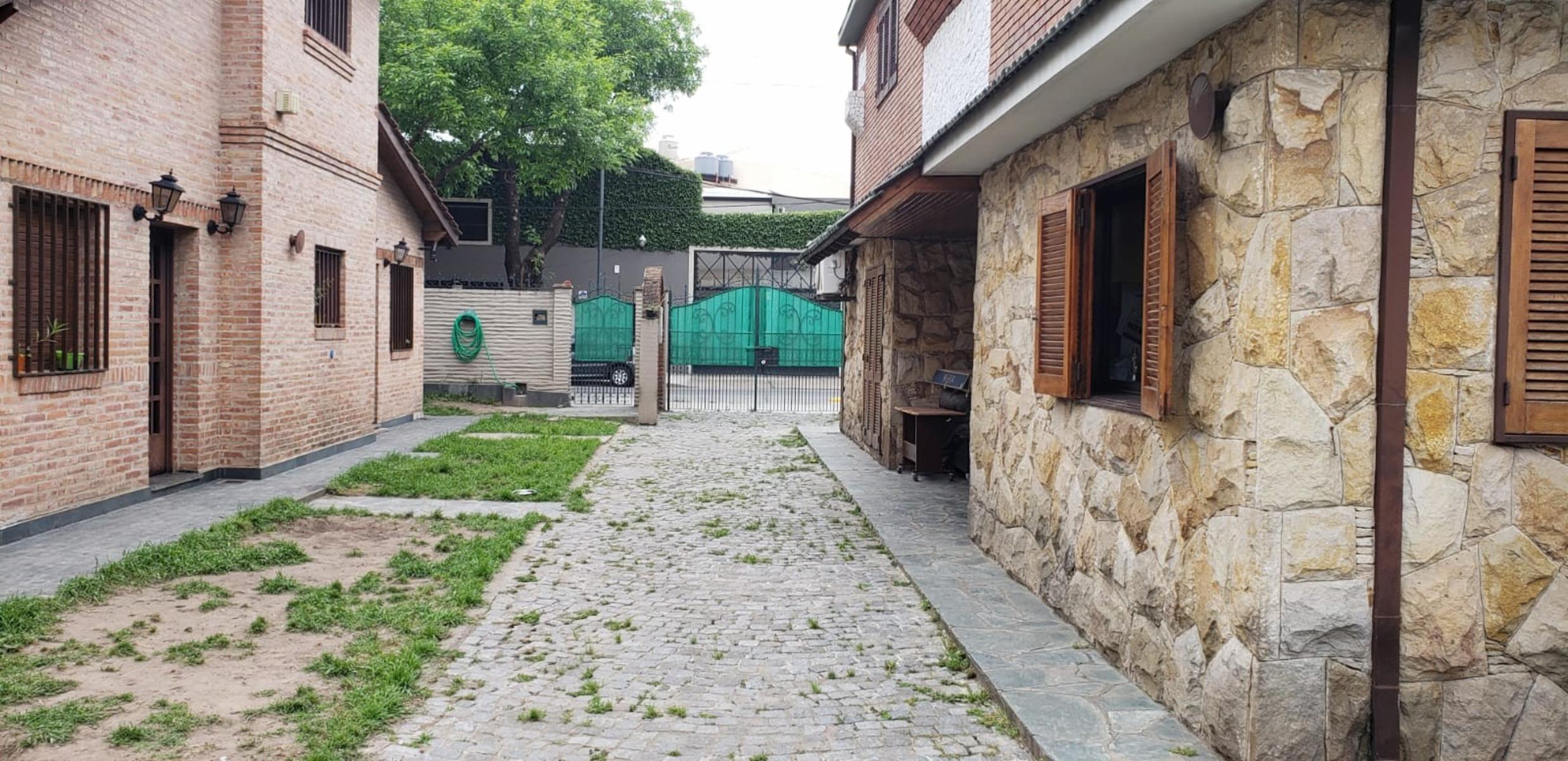 2 Propiedades unidas con Lotes de 12,07 x 24,05 y 9,02 x 24,06. Ideal Uso Comercial y Vivienda - 28