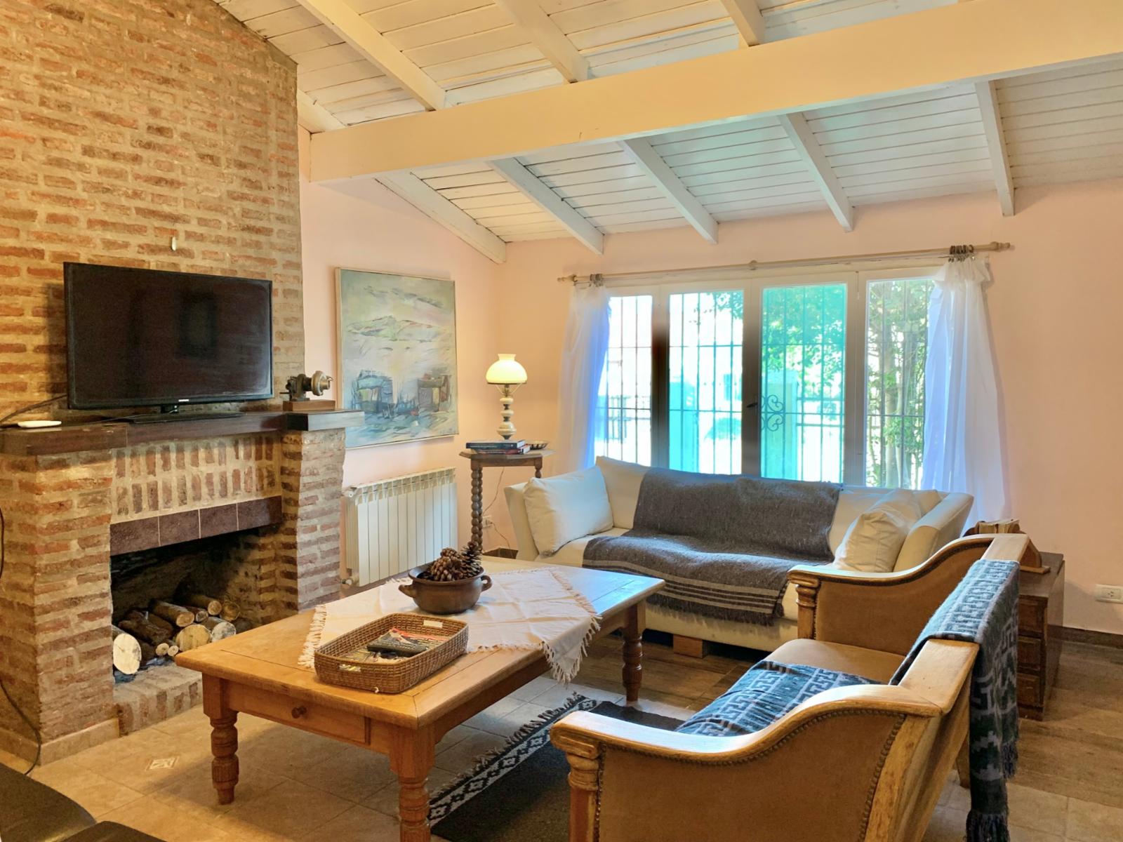 EXCELENTE CASA CON GRAN PARQUE A METROS DE LA PLAYA — foto 4