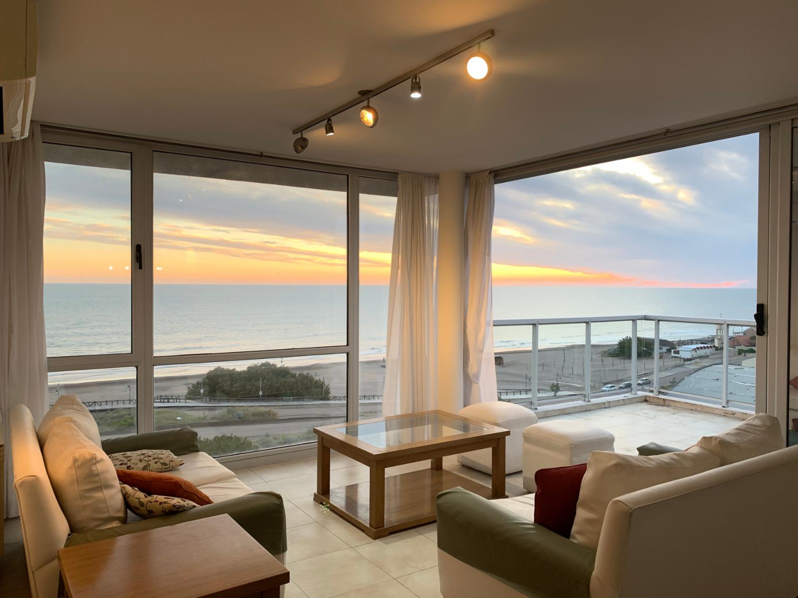 ESPECTACULAR PENTHOUSE FRENTE AL MAR