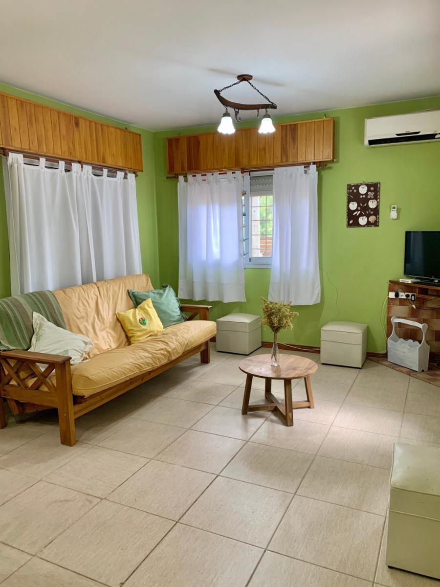 CASA 2 DORMITORIOS EN HERMOSA ESQUINA, SAUCE GRANDE — foto 3