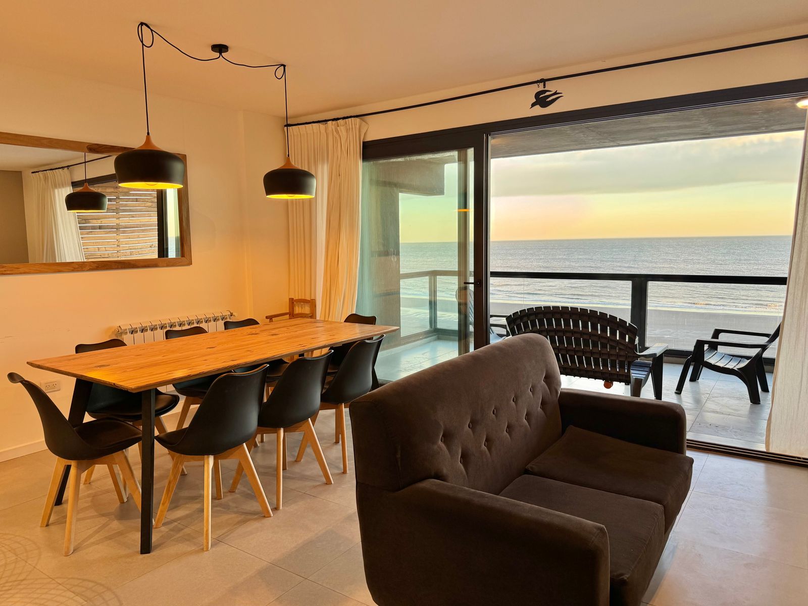 HERMOSO SEMIPISO FRENTE AL MAR