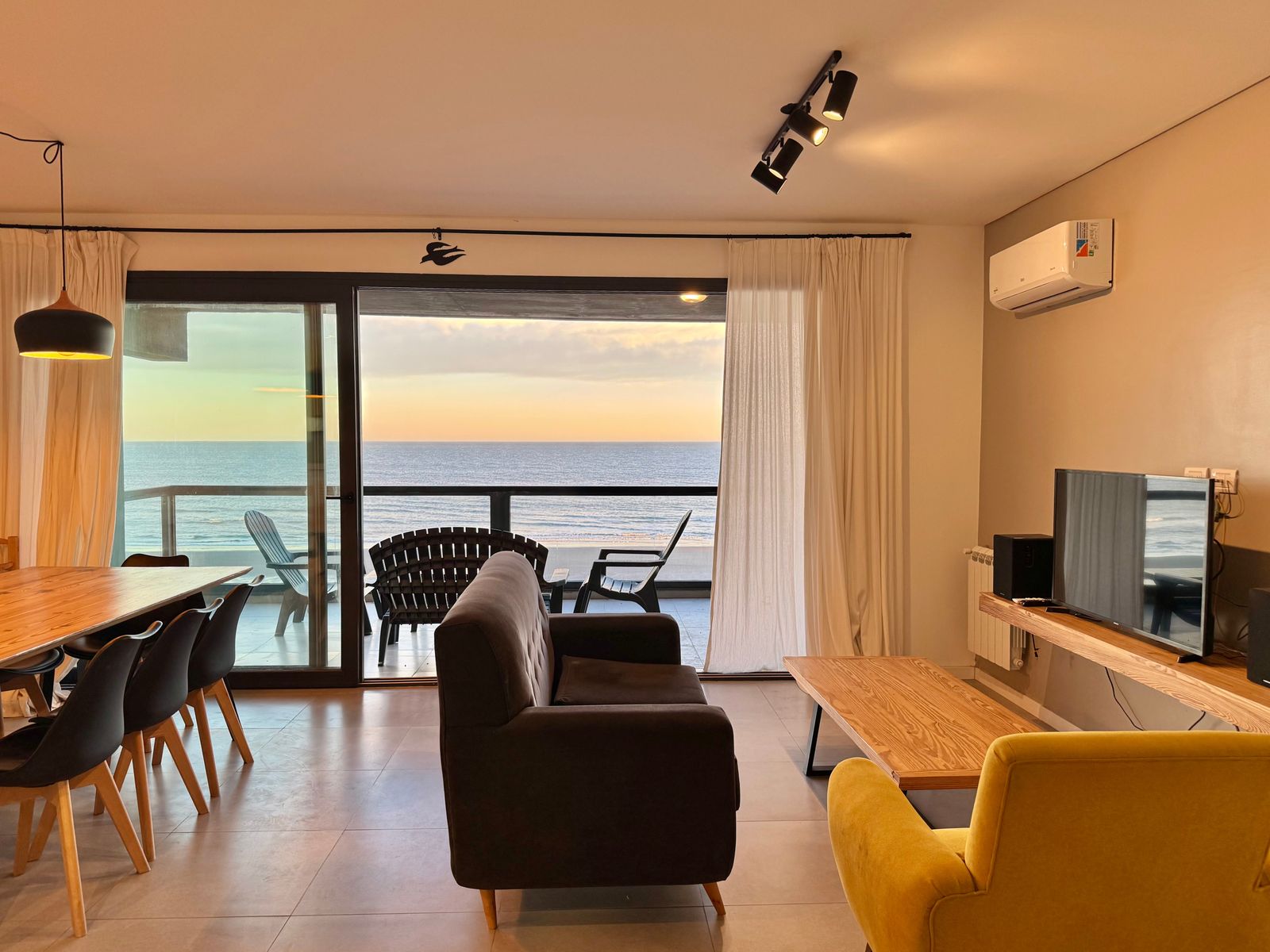 HERMOSO SEMIPISO FRENTE AL MAR — foto 2
