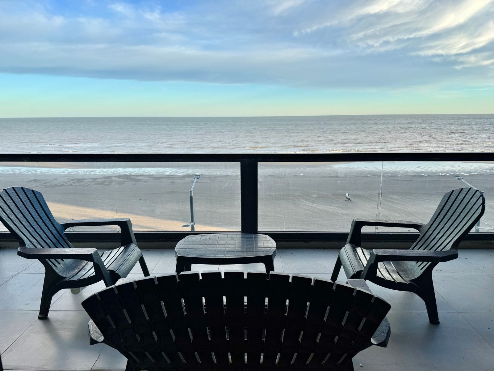 HERMOSO SEMIPISO FRENTE AL MAR — foto 7