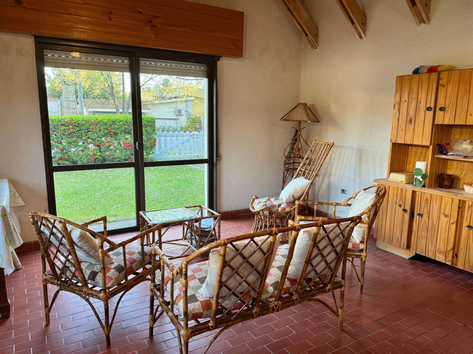 CASA 3 DORMITORIOS, PATIO Y PARRILLA -A REFACCIONAR — foto 4