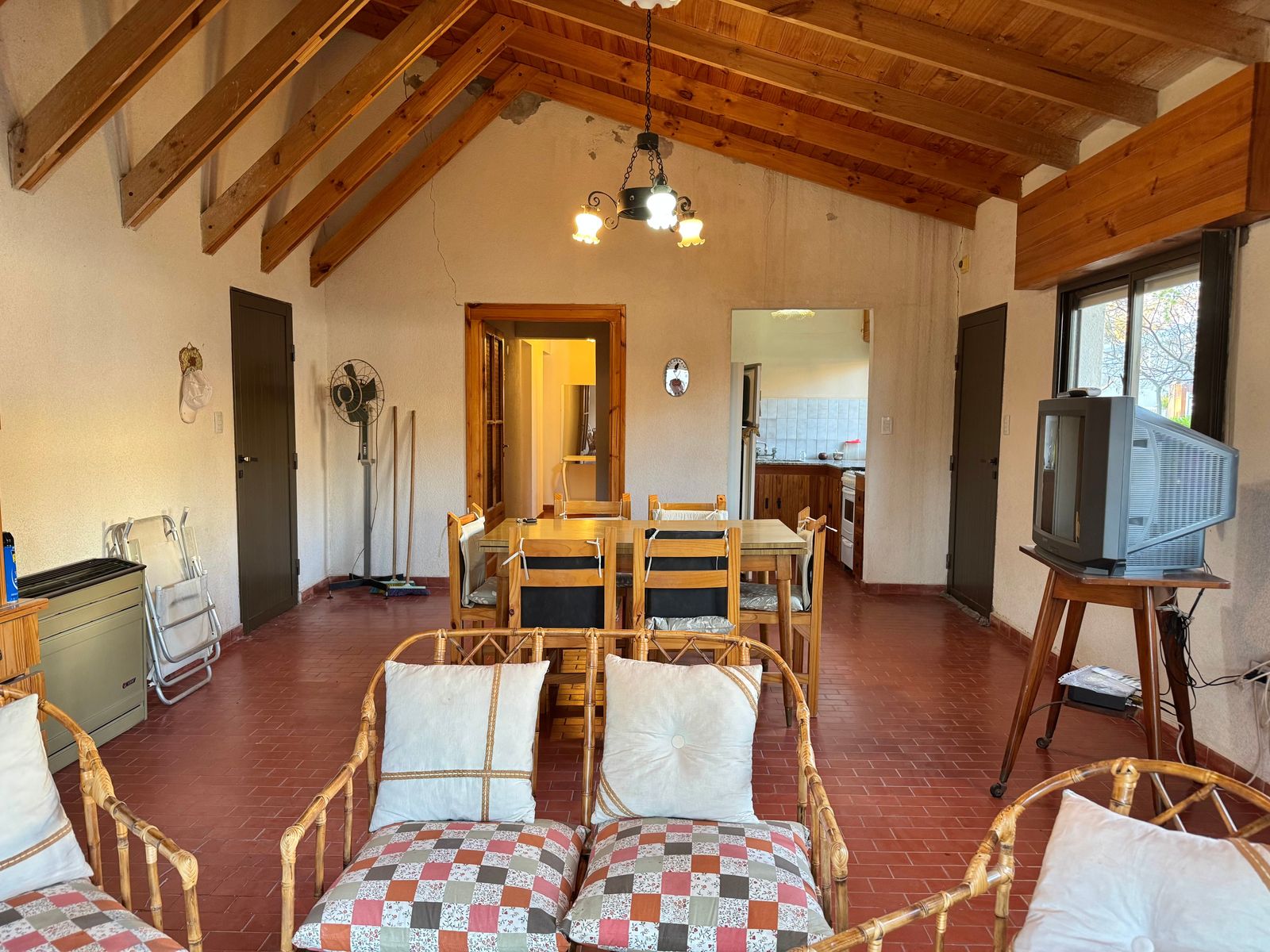 CASA 3 DORMITORIOS, PATIO Y PARRILLA -A REFACCIONAR — foto 5