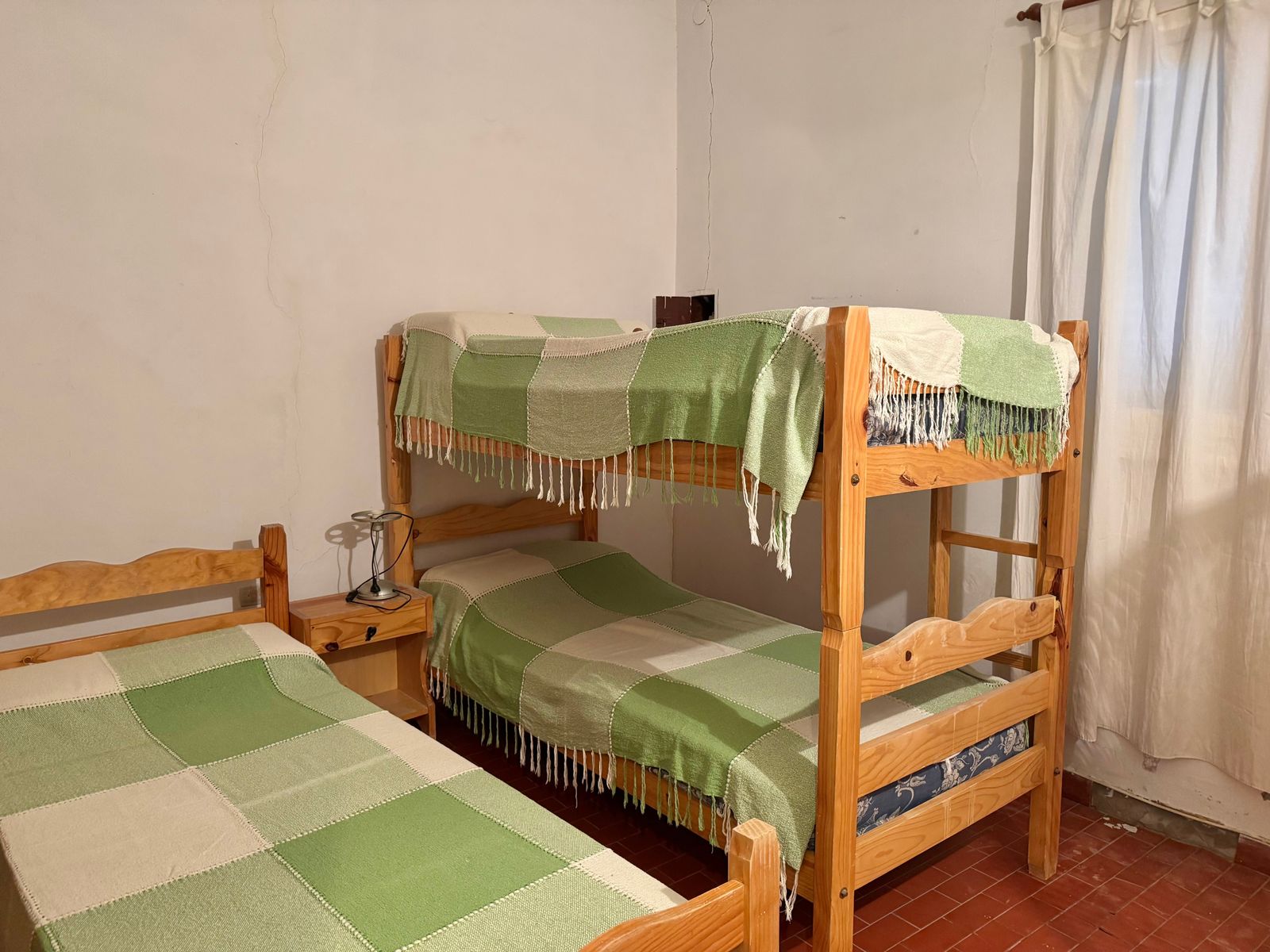 CASA 3 DORMITORIOS, PATIO Y PARRILLA -A REFACCIONAR — foto 14