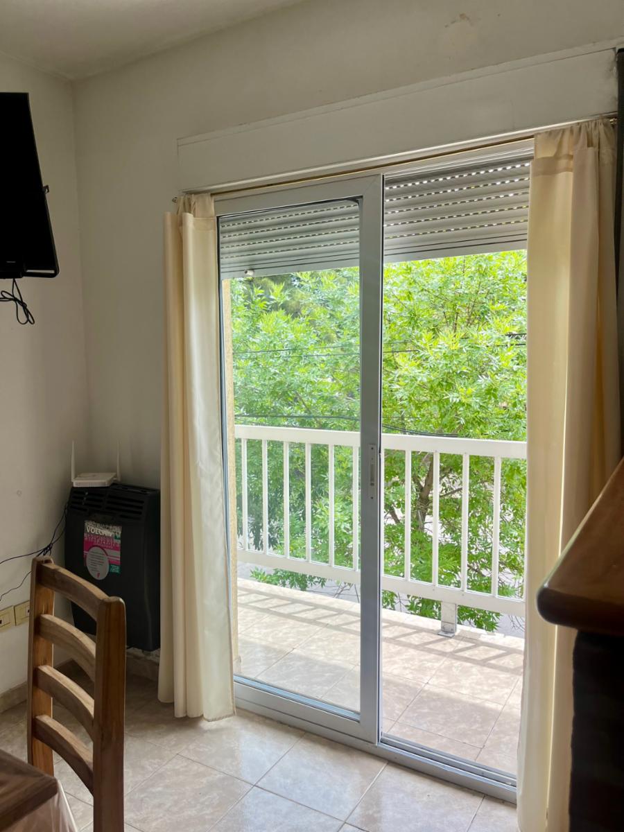 DEPTO 1 DORMITORIO CON COCHERA EXCELENTE UBICACIÓN — foto 3