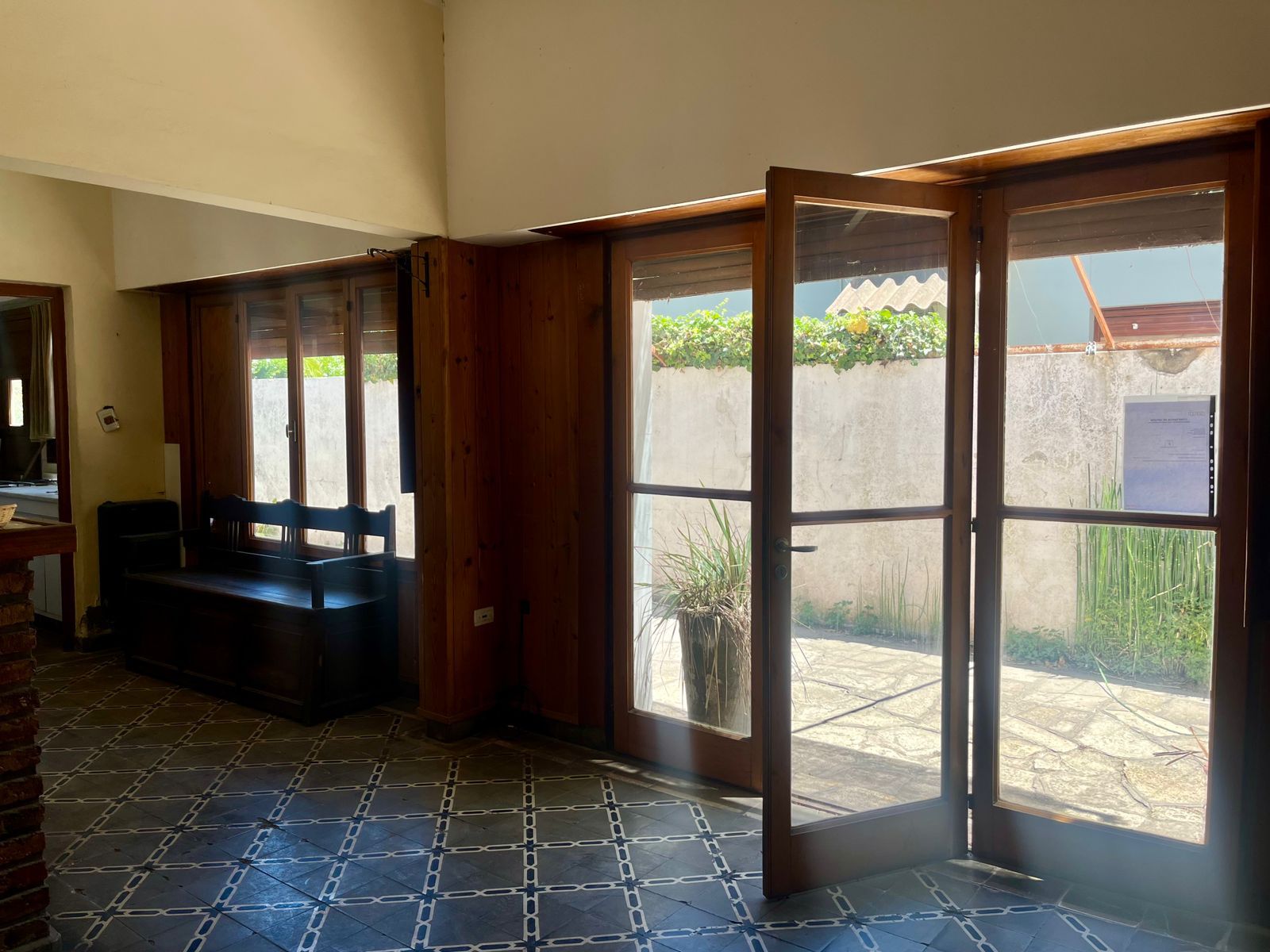 CASA CON GARAJE EN EXCELENTE UBICACIÓN — foto 10