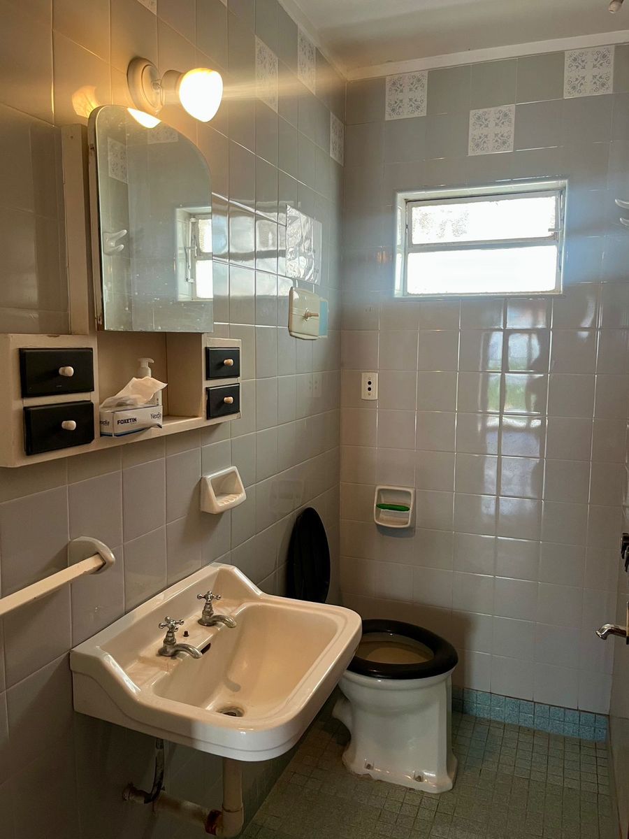 CASA CON GARAJE EN EXCELENTE UBICACIÓN — foto 11