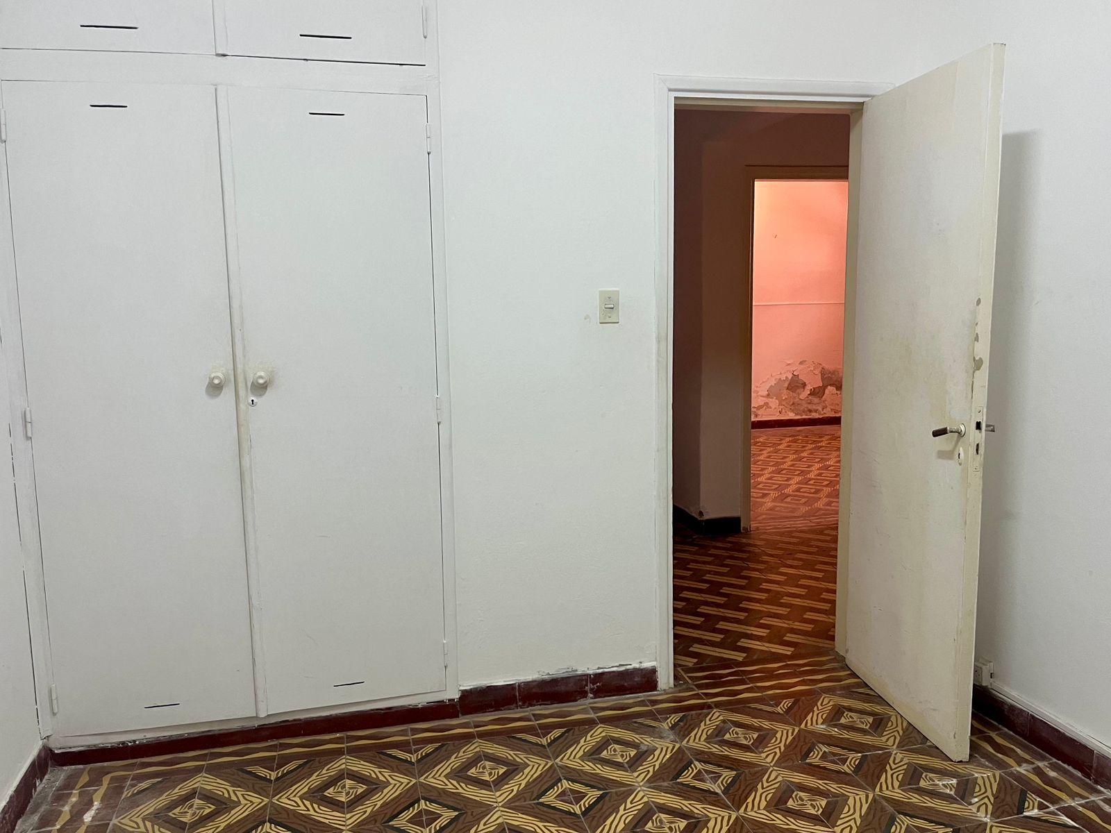 CASA CON GARAJE EN EXCELENTE UBICACIÓN — foto 12