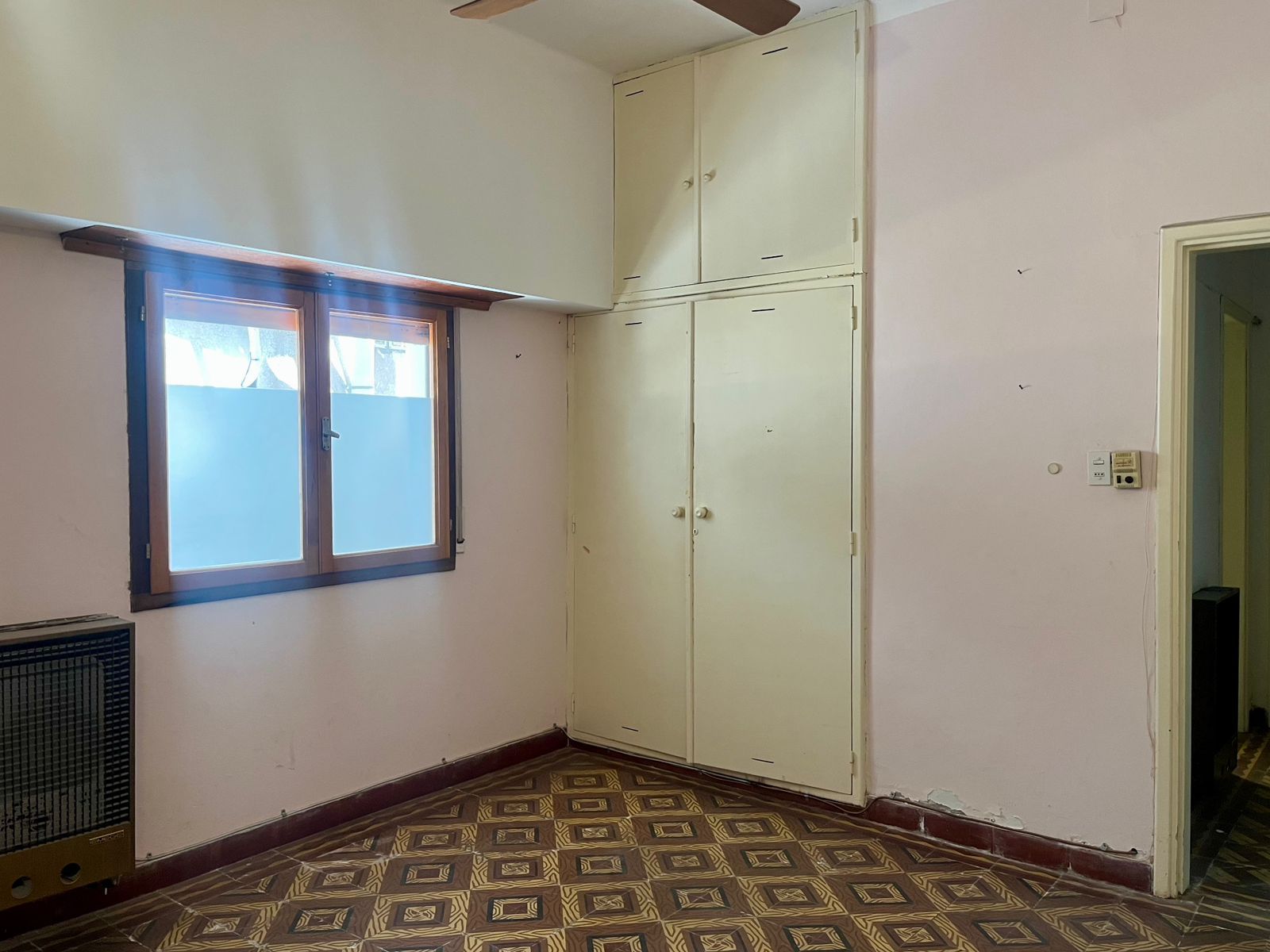CASA CON GARAJE EN EXCELENTE UBICACIÓN — foto 13