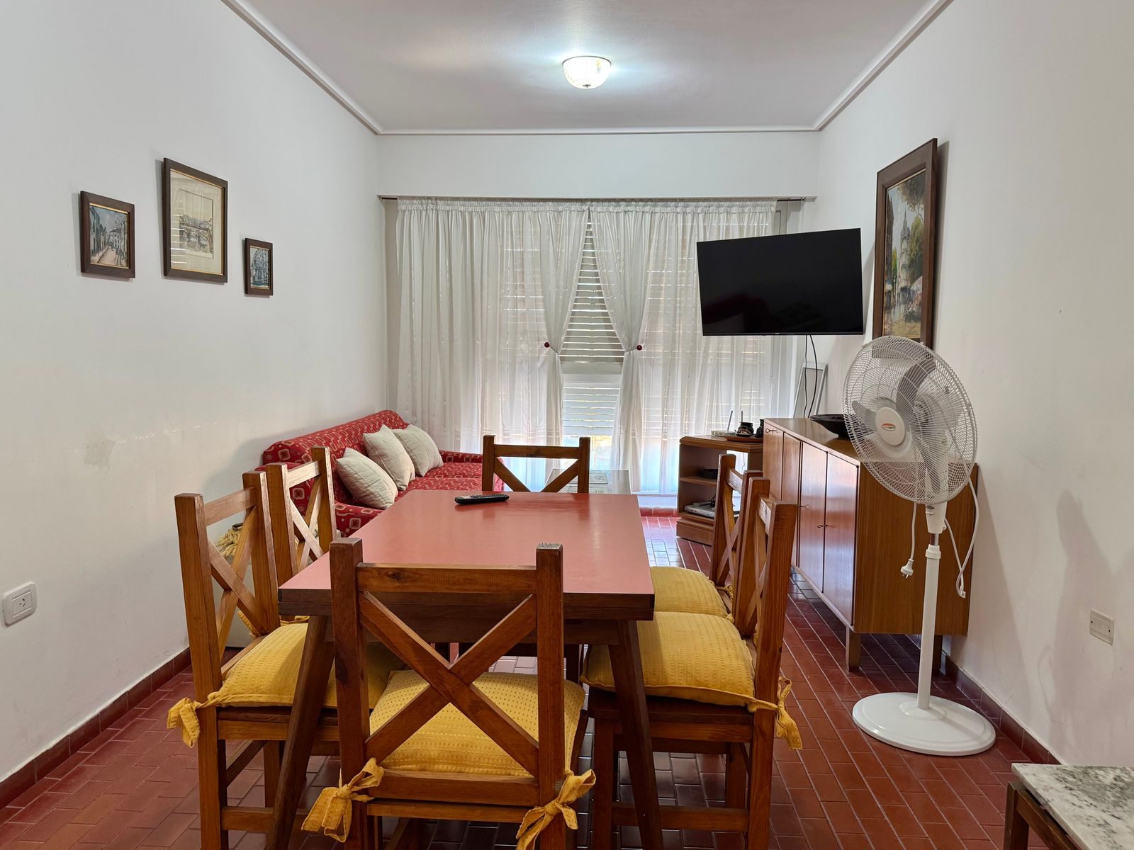 DEPARTAMENTO CÉNTRICO 2 DORMITORIOS CON COCHERA — foto 3