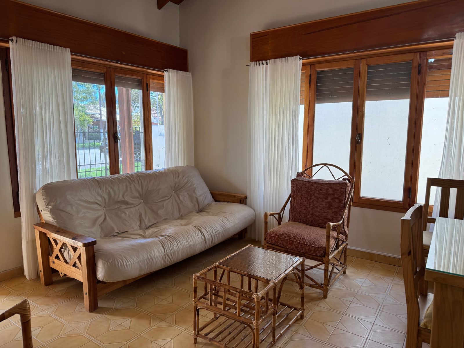 CASA 2 DORMITORIOS, PATIO Y PARRILLA MUY BUENA UBICACIÓN — foto 6