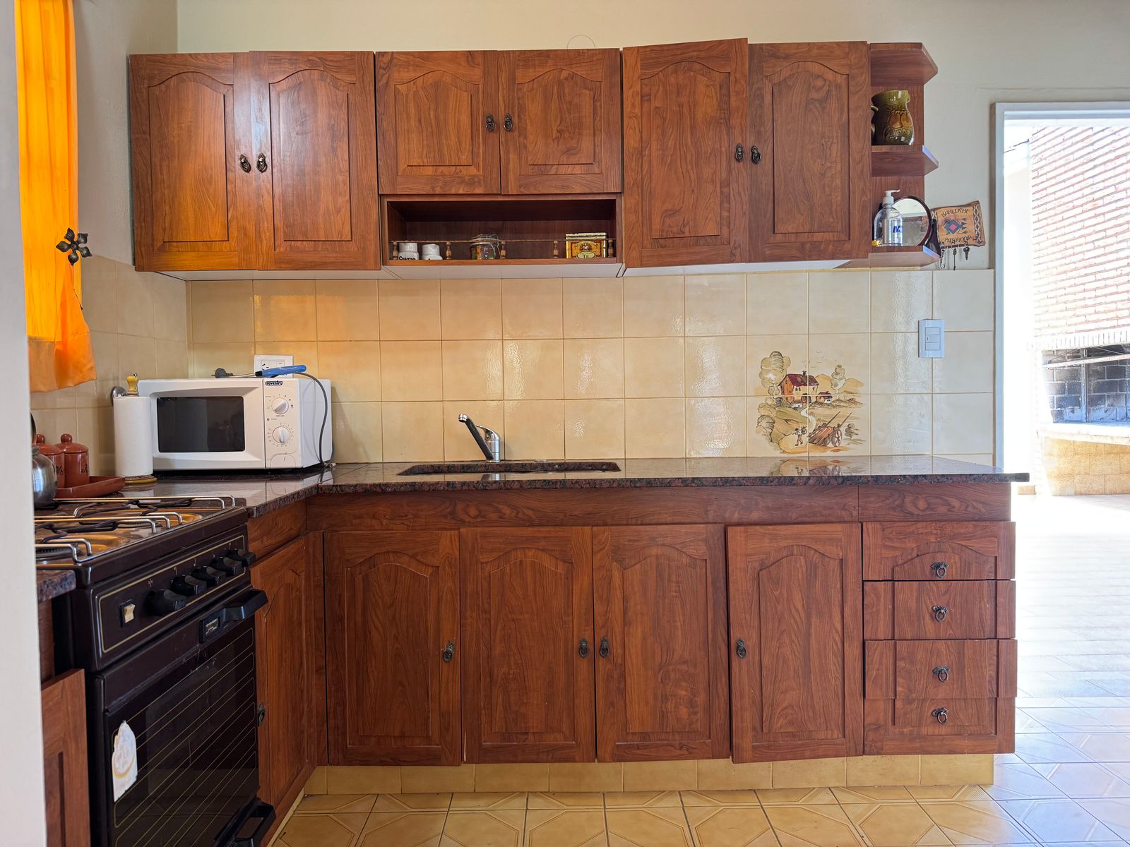 CASA 2 DORMITORIOS, PATIO Y PARRILLA MUY BUENA UBICACIÓN — foto 10
