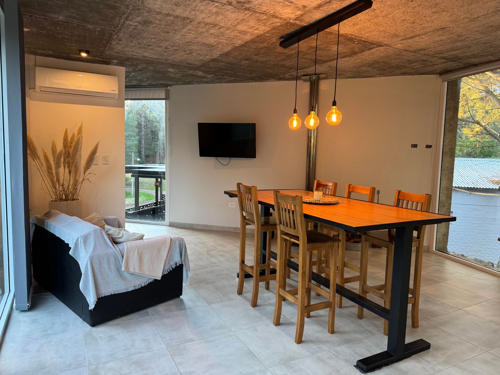 MODERNA CASA CON DISEÑO UNICO EN B° PINAR DEL GOLF - 4