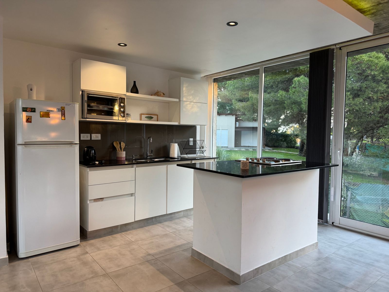 MODERNA CASA CON DISEÑO UNICO EN B° PINAR DEL GOLF - 6