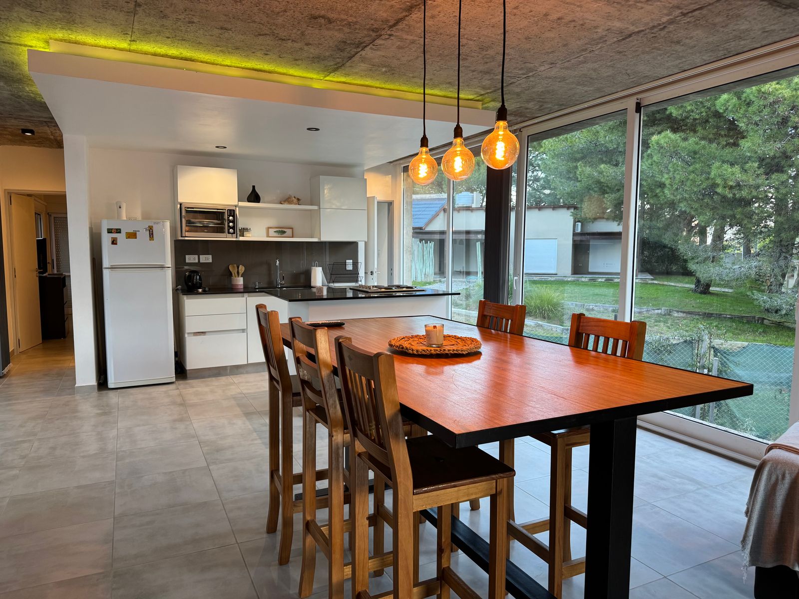 MODERNA CASA CON DISEÑO UNICO EN B° PINAR DEL GOLF - 8