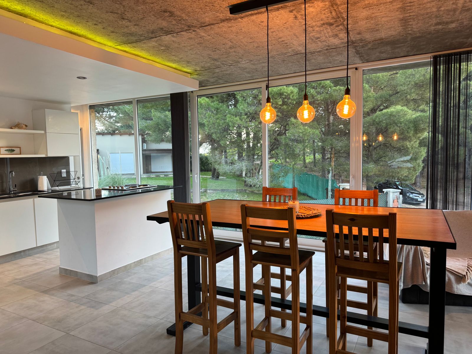 MODERNA CASA CON DISEÑO UNICO EN B° PINAR DEL GOLF - 9