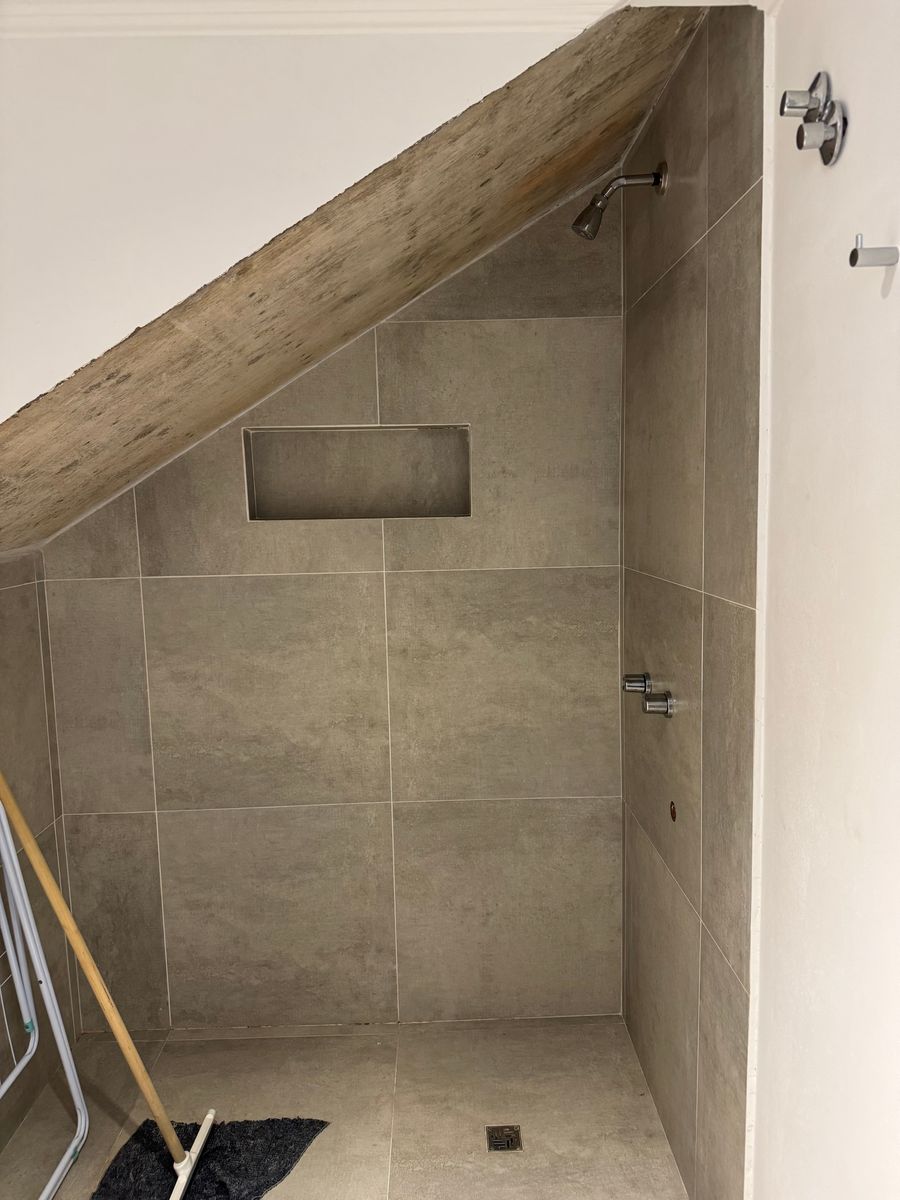 MODERNA CASA CON DISEÑO UNICO EN B° PINAR DEL GOLF - 23