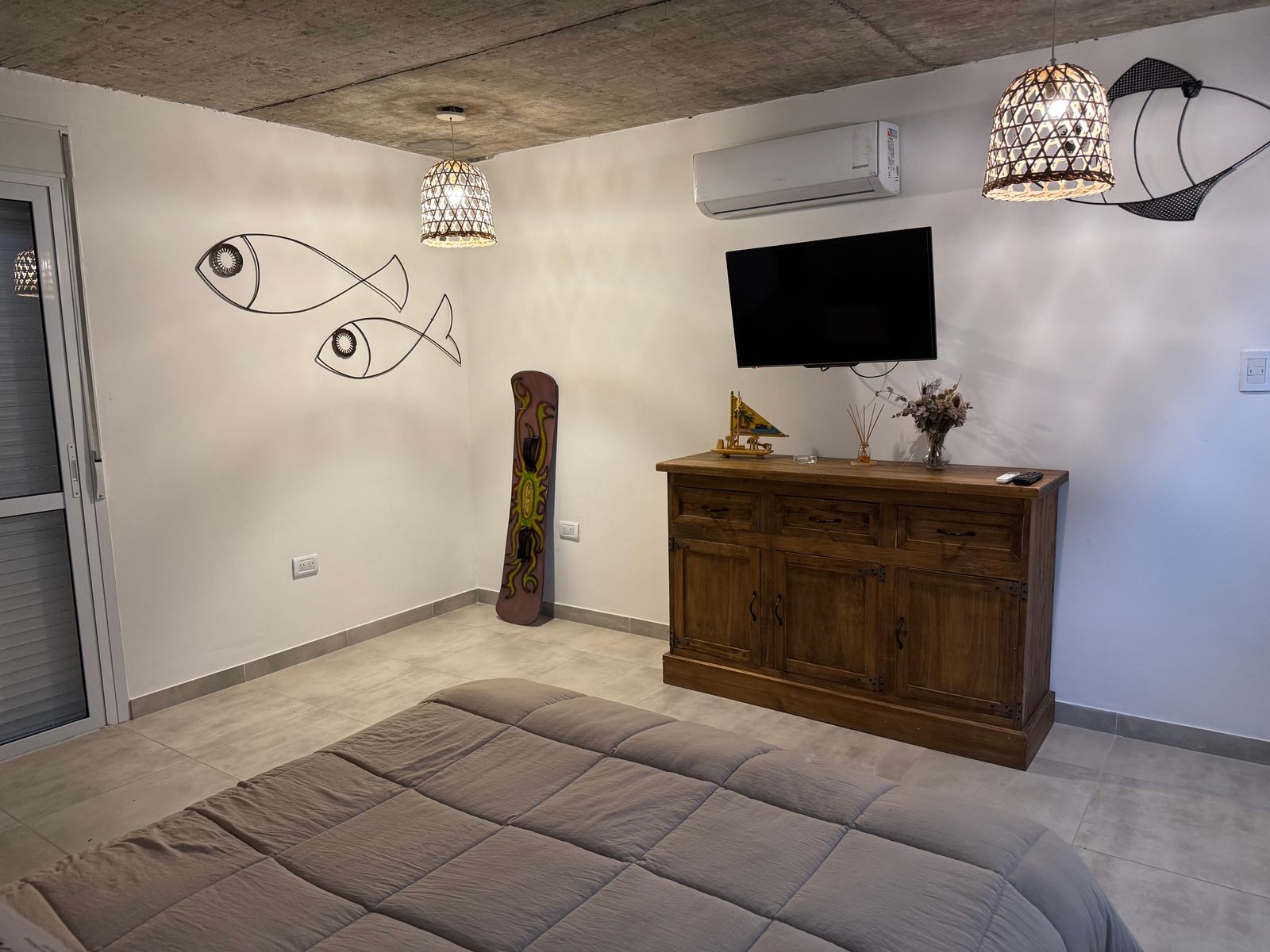 MODERNA CASA CON DISEÑO UNICO EN B° PINAR DEL GOLF - 25
