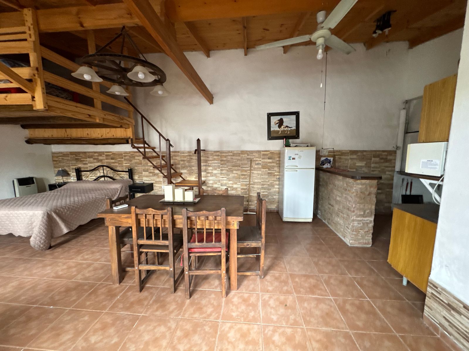 EN VENTA- CASA 2 DORMITORIOS + DEPARTAMENTO Y QUINCHO - 3