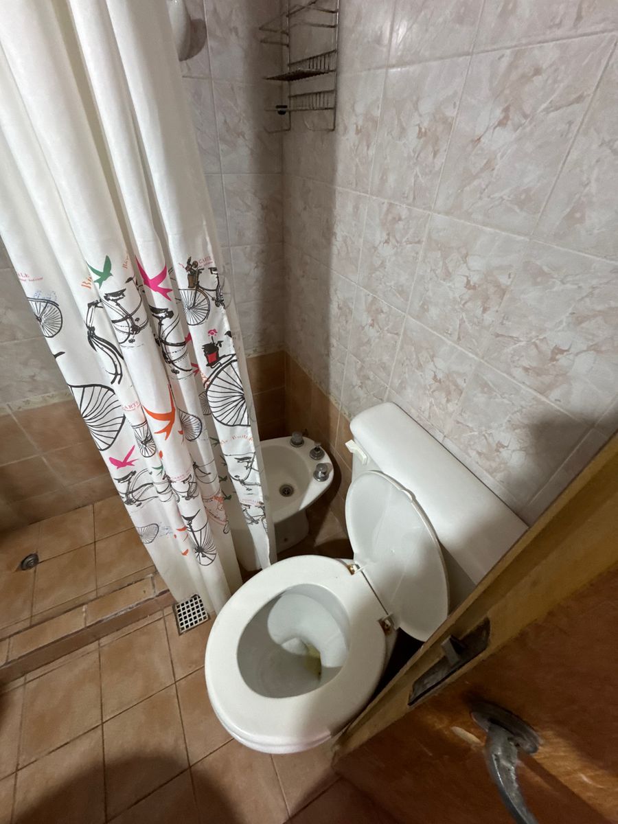 EN VENTA- CASA 2 DORMITORIOS + DEPARTAMENTO Y QUINCHO - 34