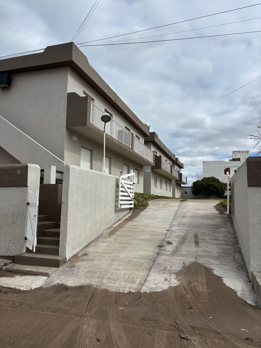EN VENTA - DEPARTAMENTO A PASOS DEL MAR - 1