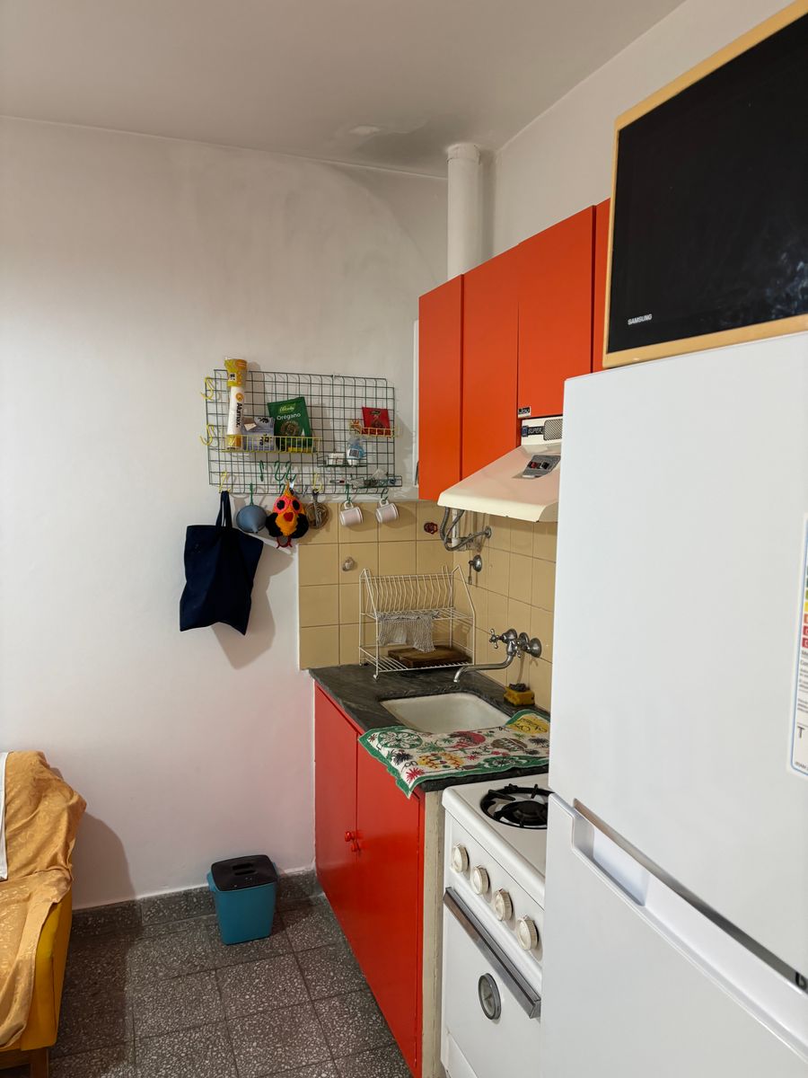 EN VENTA - DEPARTAMENTO A PASOS DEL MAR - 2