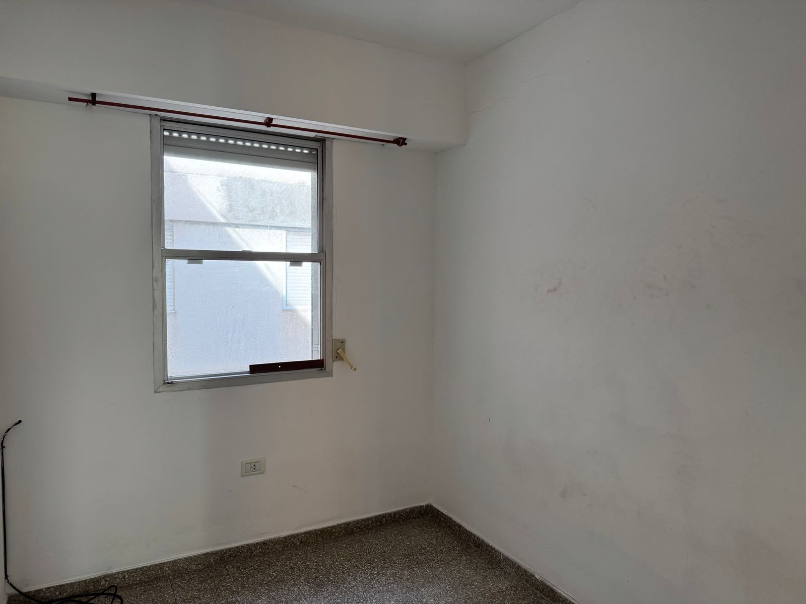 EN VENTA - DEPARTAMENTO SOBRE CALLE COSTANERA - 5