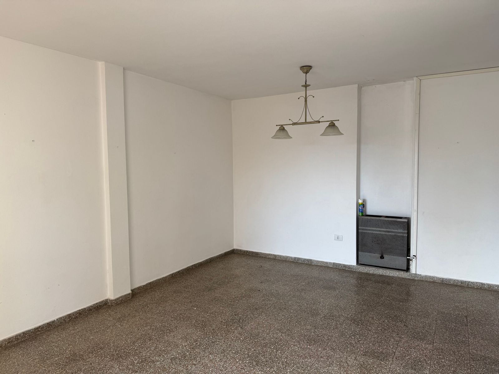 EN VENTA - DEPARTAMENTO SOBRE CALLE COSTANERA - 10